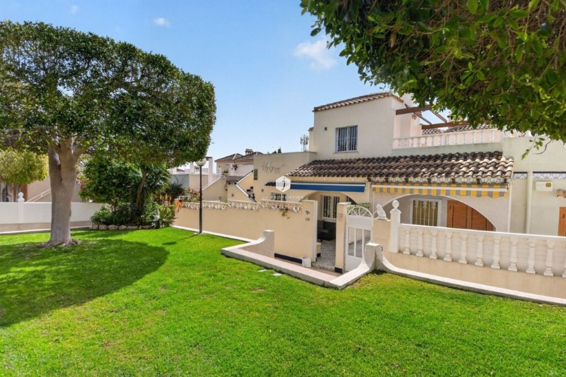 Z drugiej ręki - Szalet -
Torrevieja - Los altos