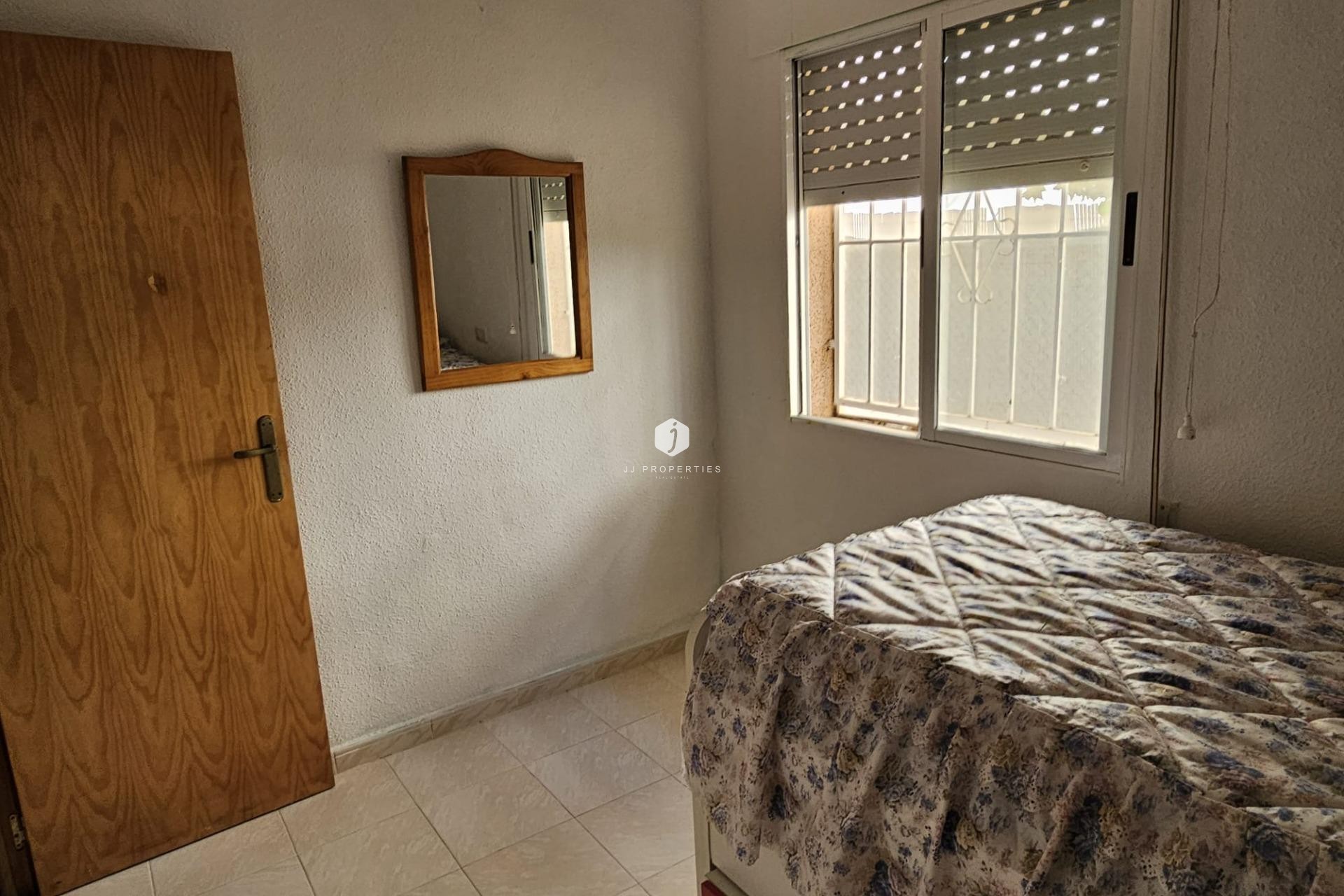 Z drugiej ręki - Szalet -
Torrevieja - Los Balcones - Los Altos del Edén