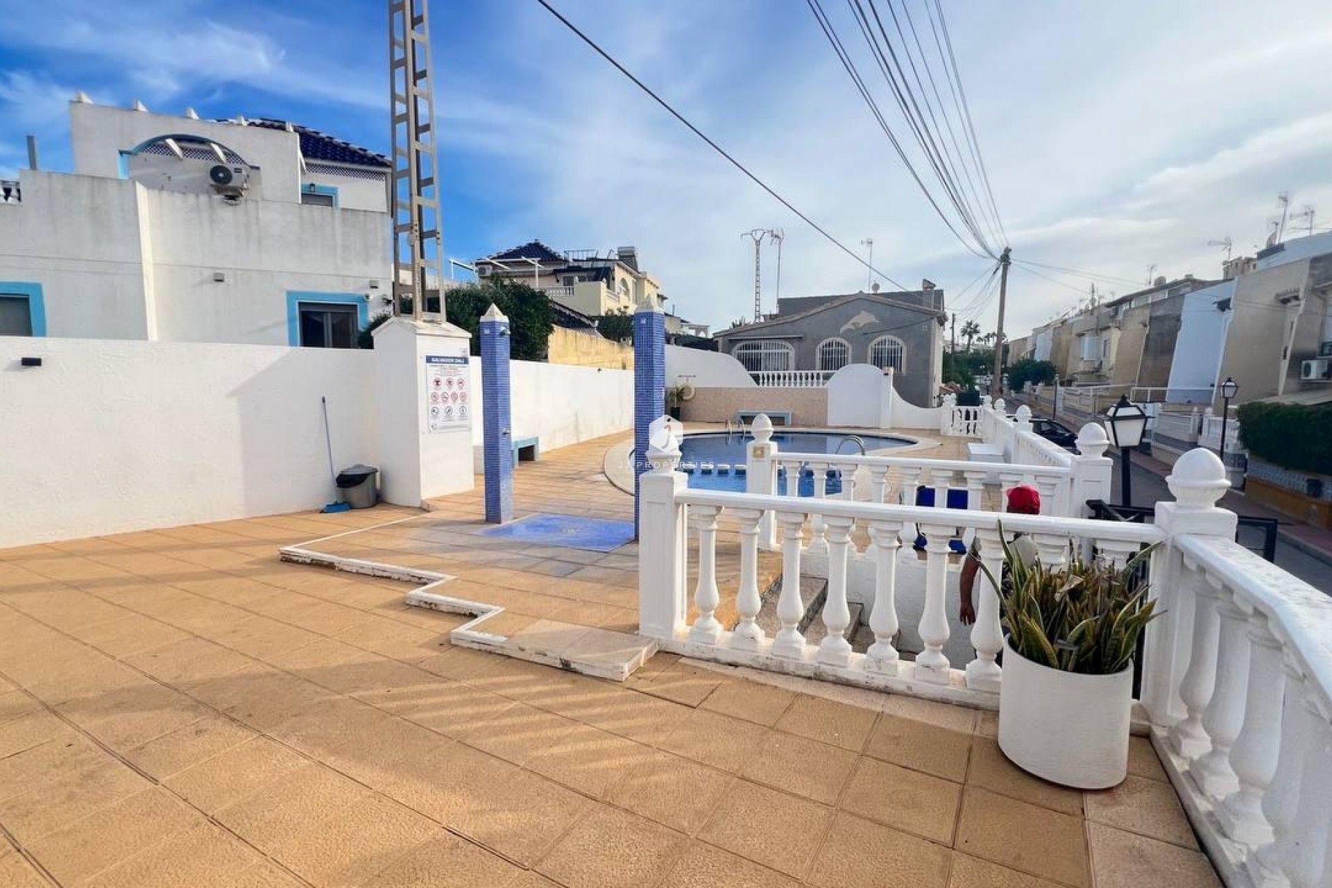 Z drugiej ręki - Szalet -
Torrevieja - Los Balcones - Los Altos del Edén