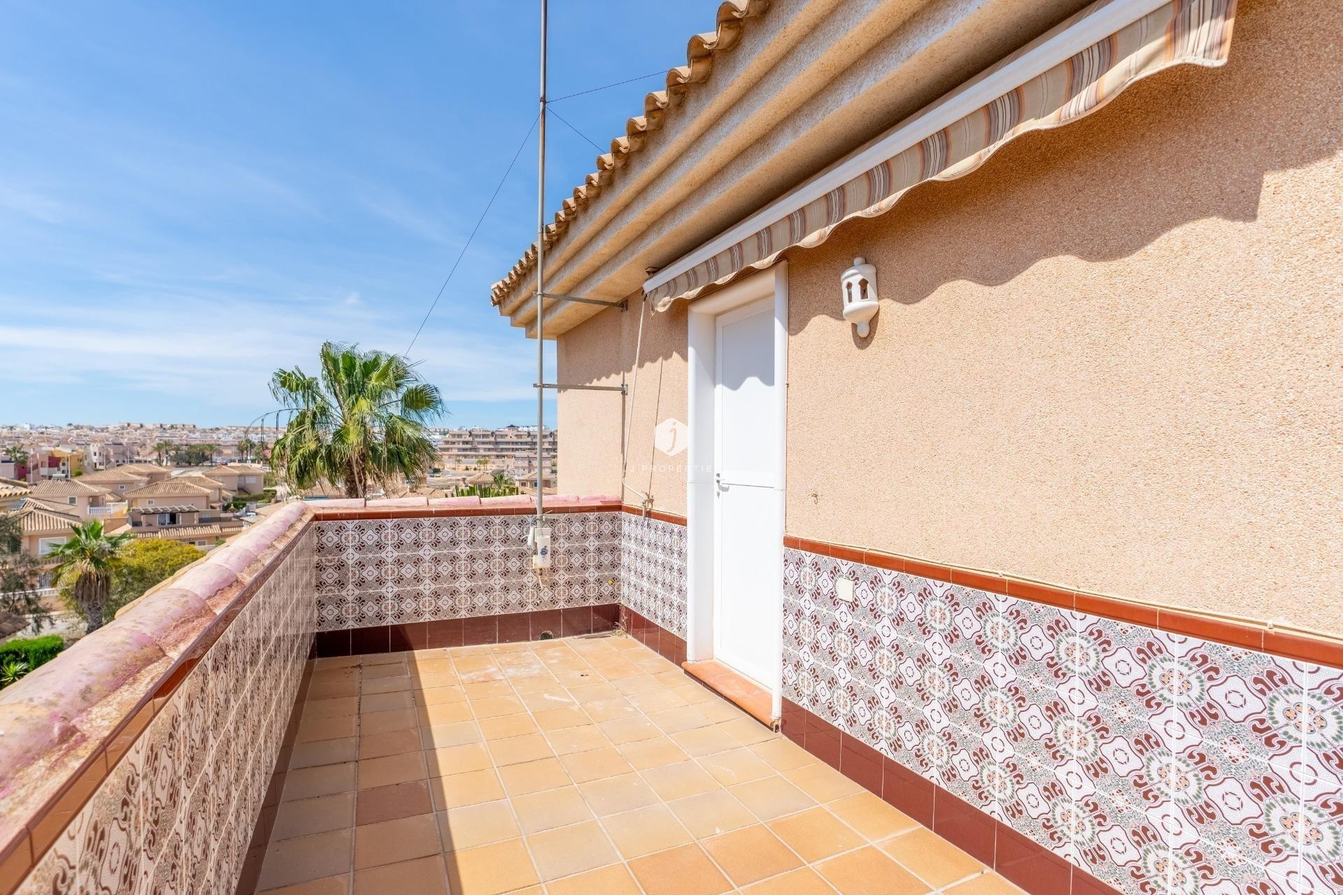 Z drugiej ręki - Szalet -
Torrevieja - Los Balcones - Los Altos del Edén
