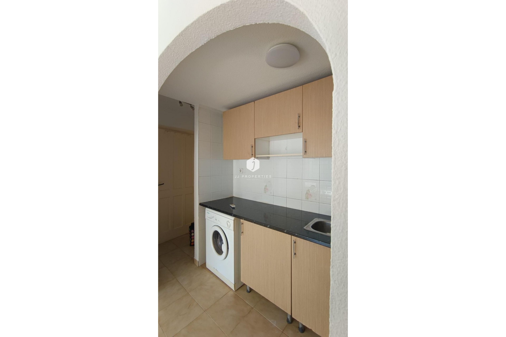 Z drugiej ręki - Szalet -
Torrevieja - Los Balcones