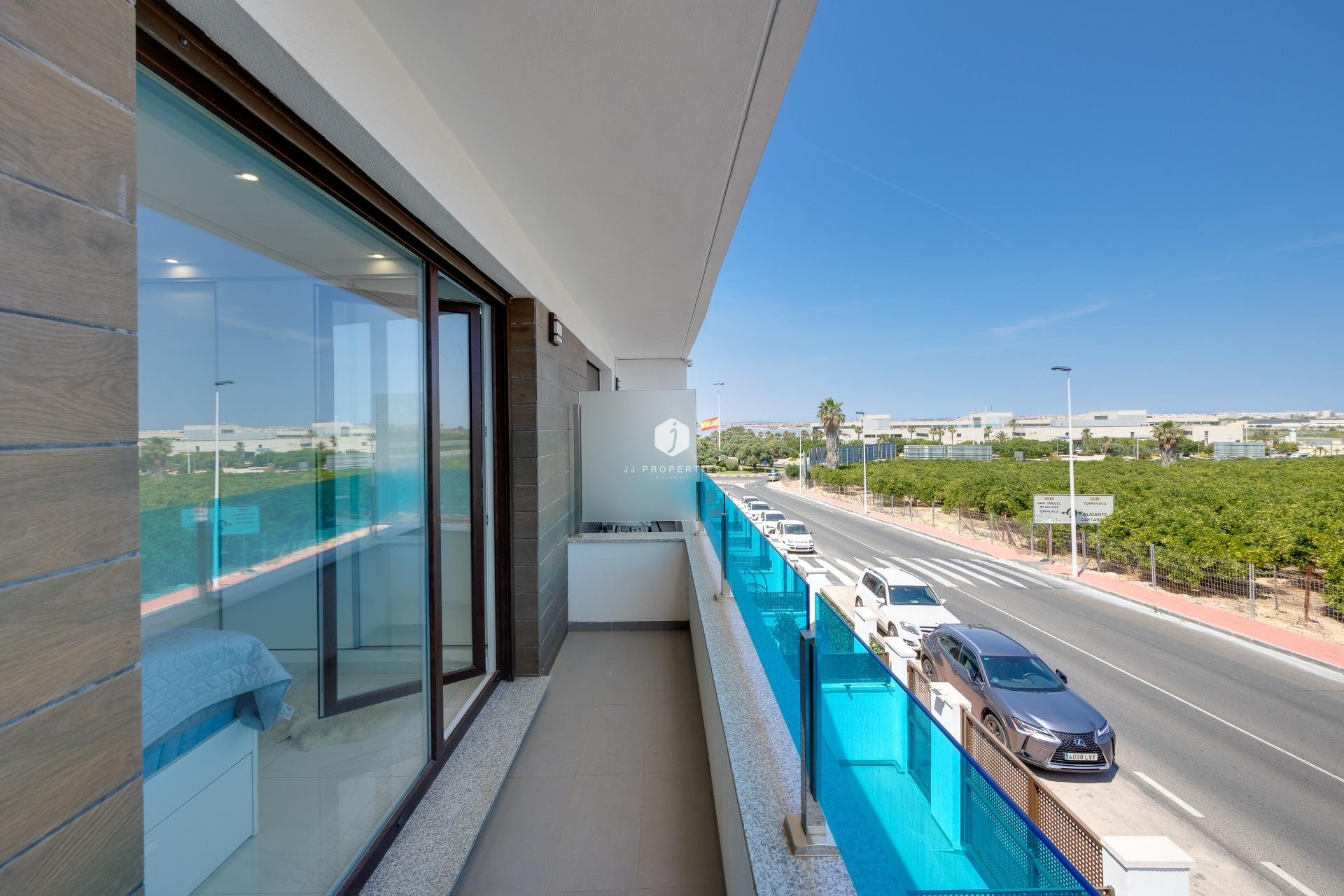Z drugiej ręki - Szalet -
Torrevieja - Los Balcones