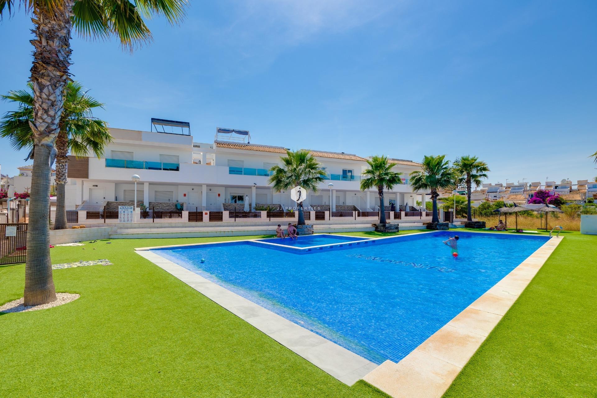 Z drugiej ręki - Szalet -
Torrevieja - Los Balcones