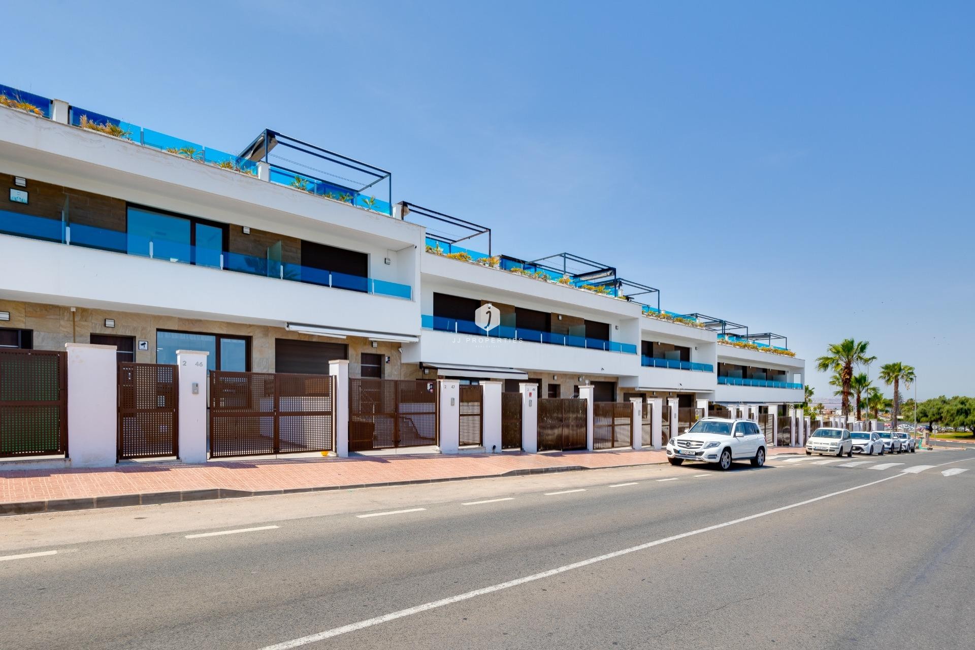 Z drugiej ręki - Szalet -
Torrevieja - Los Balcones