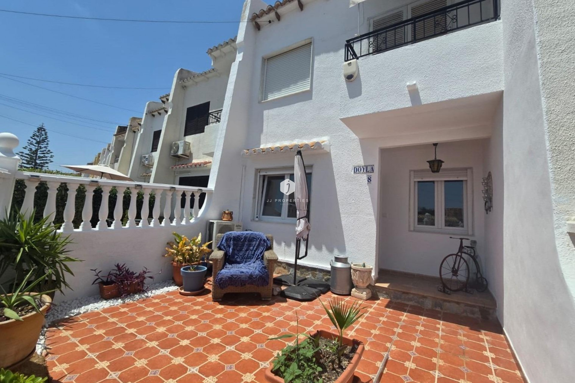 Z drugiej ręki - Szalet -
Torrevieja - Los Balcones