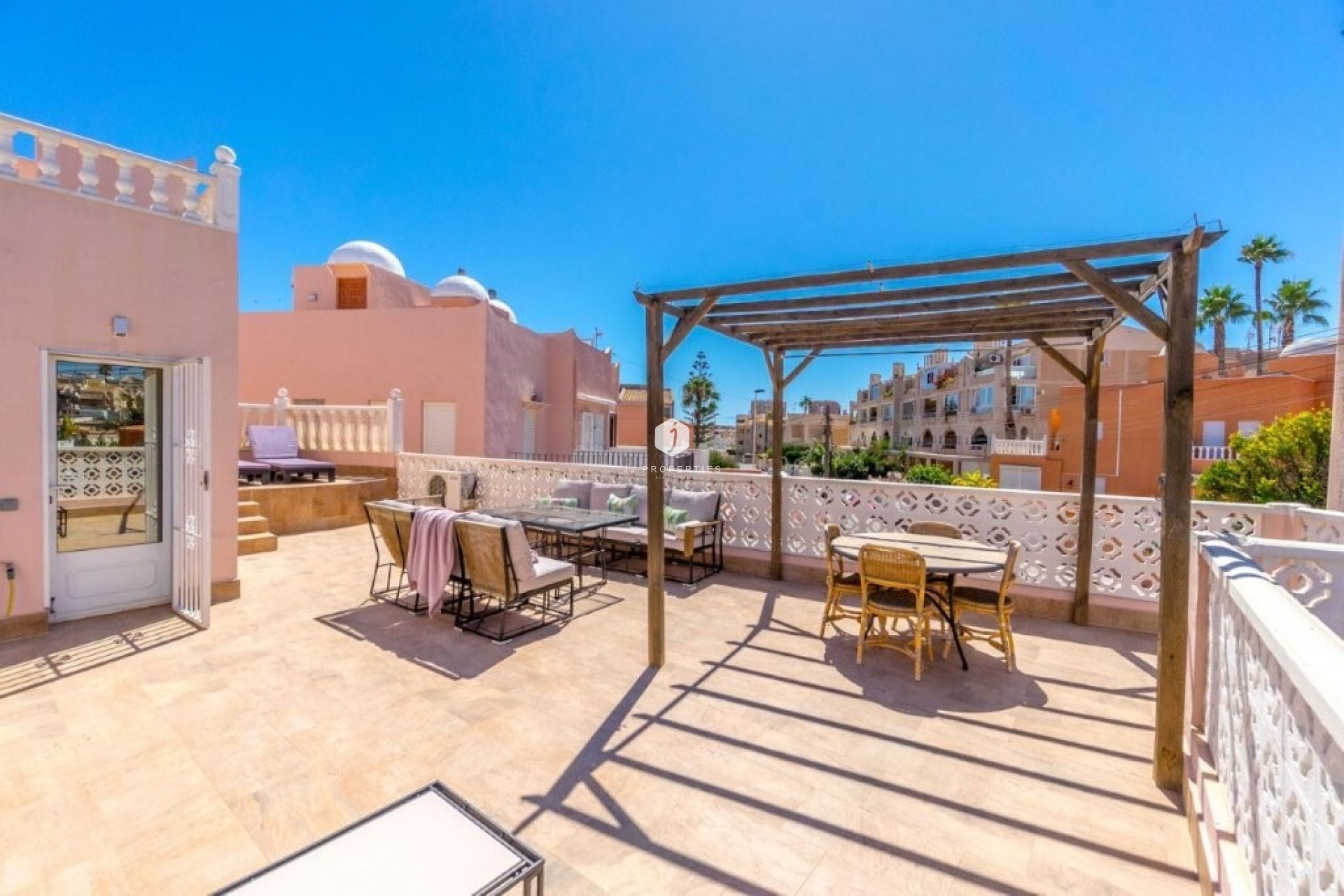 Z drugiej ręki - Szalet -
Torrevieja - Los Frutales/ La Rosaleda