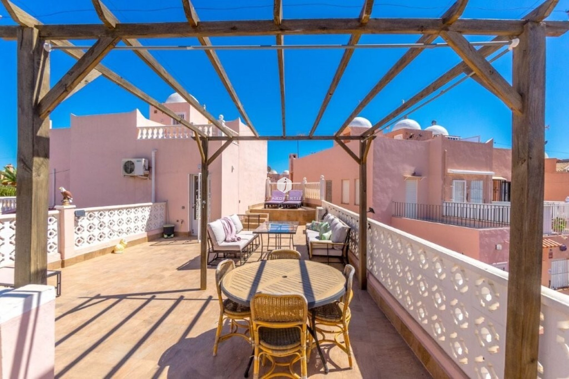 Z drugiej ręki - Szalet -
Torrevieja - Los Frutales/ La Rosaleda