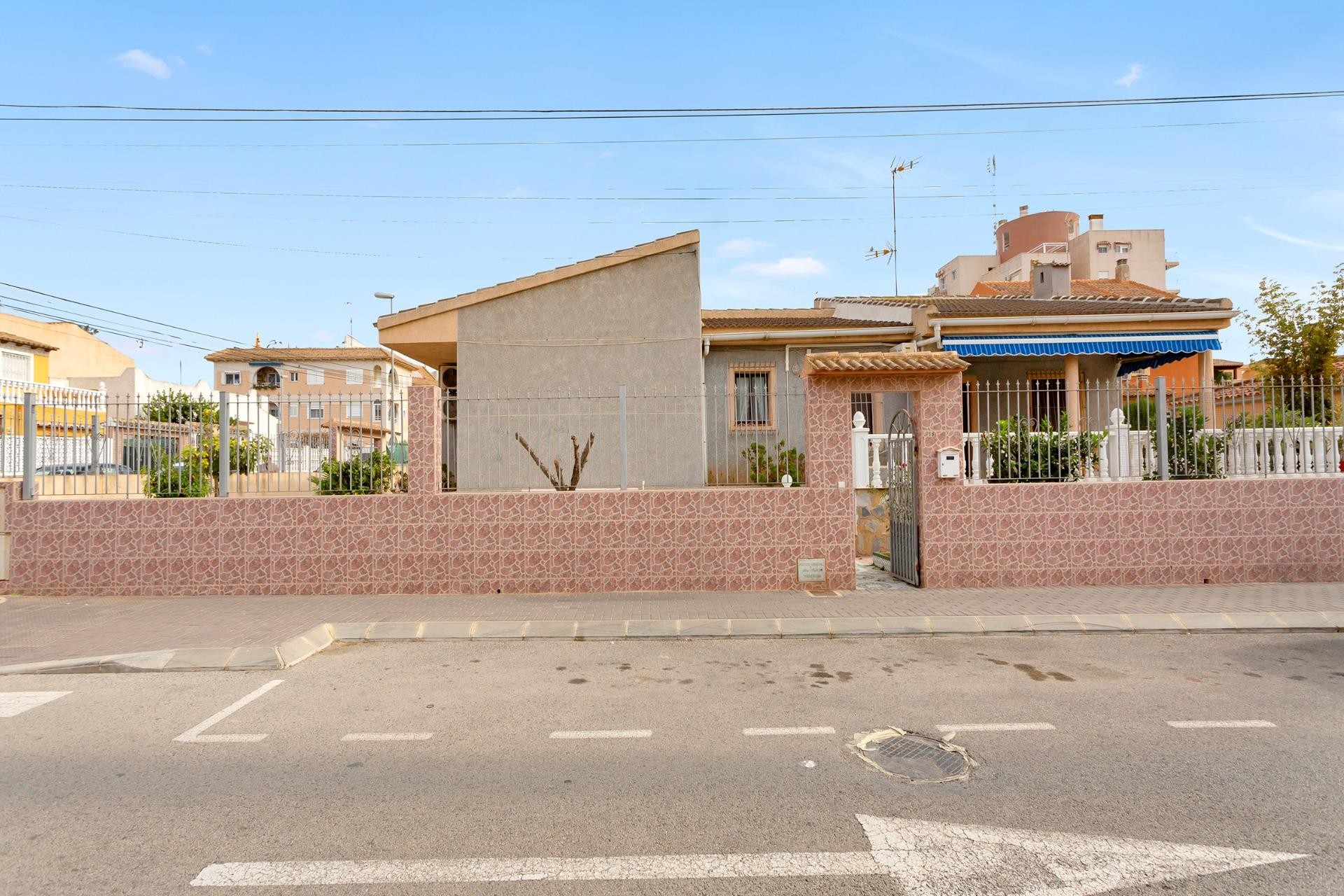 Z drugiej ręki - Szalet -
Torrevieja - Nueva Torrevieja