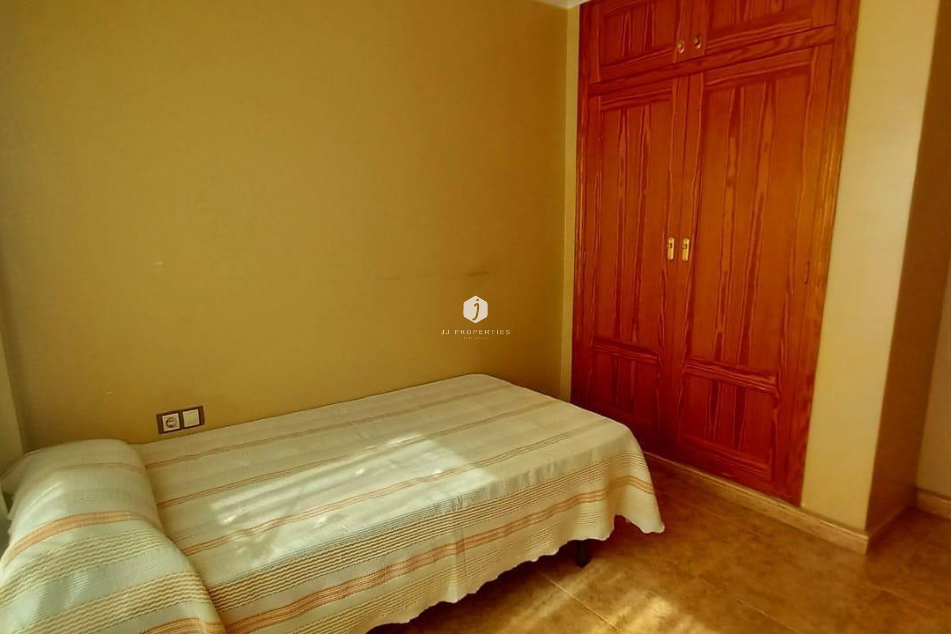 Z drugiej ręki - Szalet -
Torrevieja - Nueva Torrevieja