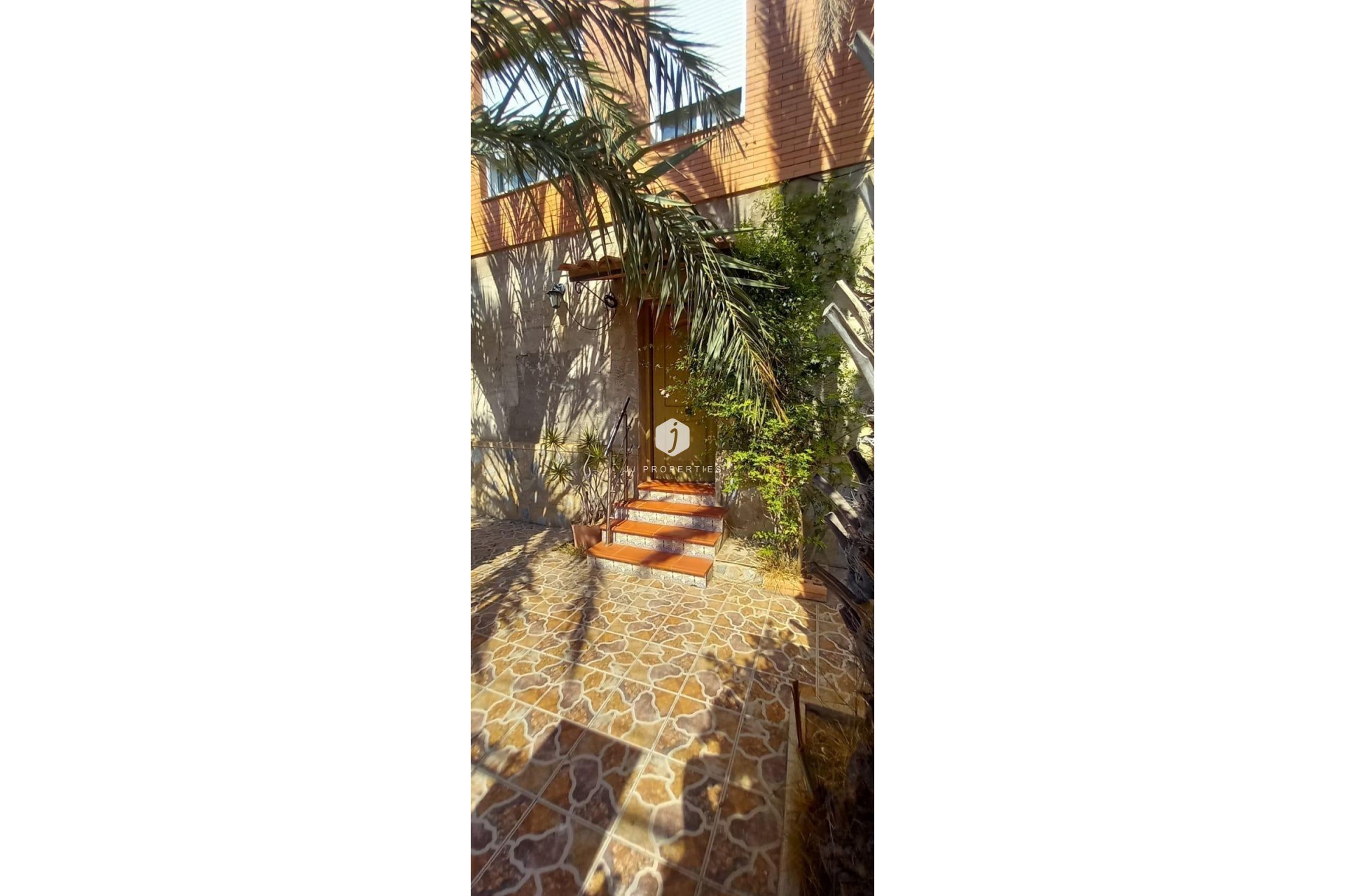 Z drugiej ręki - Szalet -
Torrevieja - Nueva Torrevieja