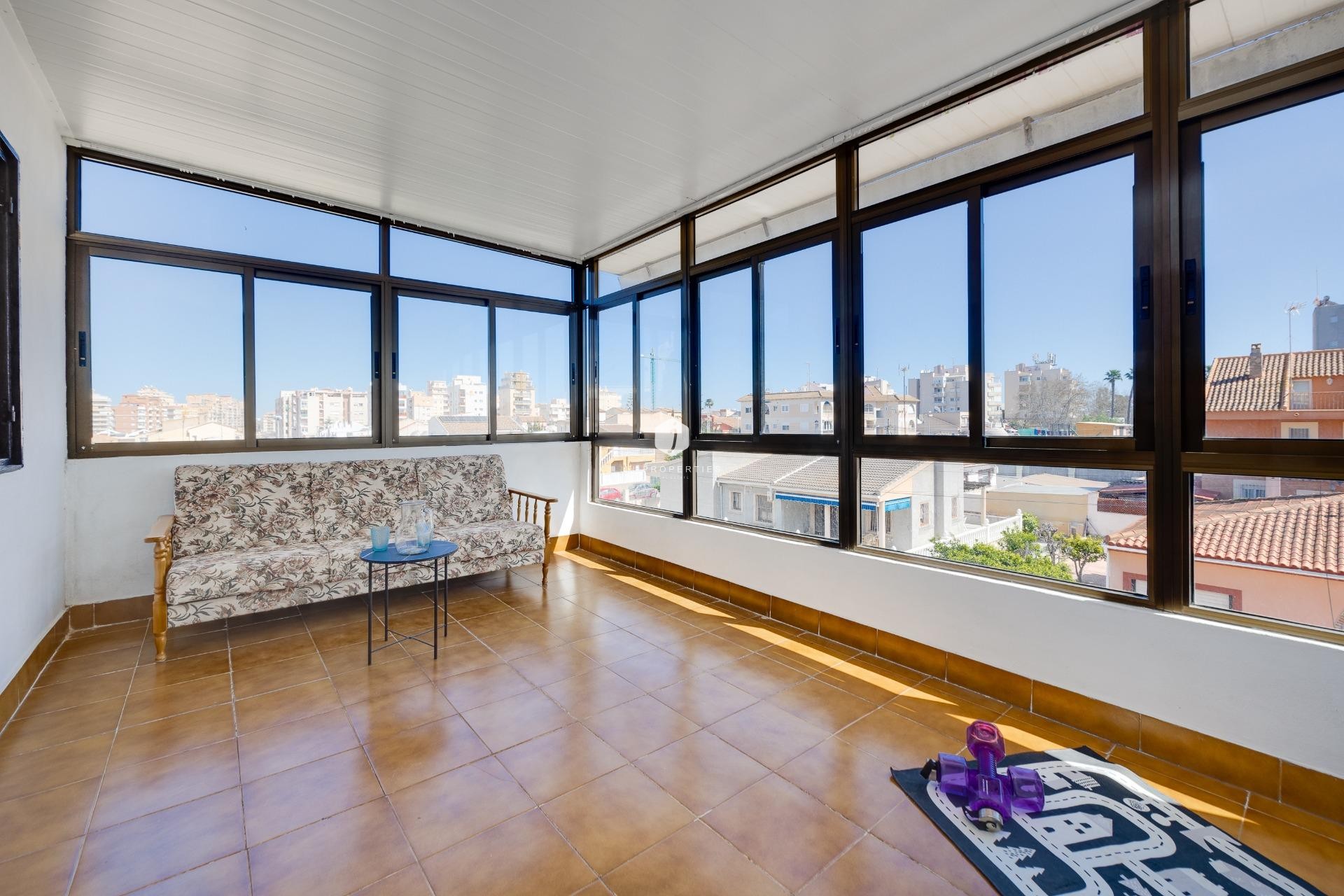 Z drugiej ręki - Szalet -
Torrevieja - Nueva Torrevieja