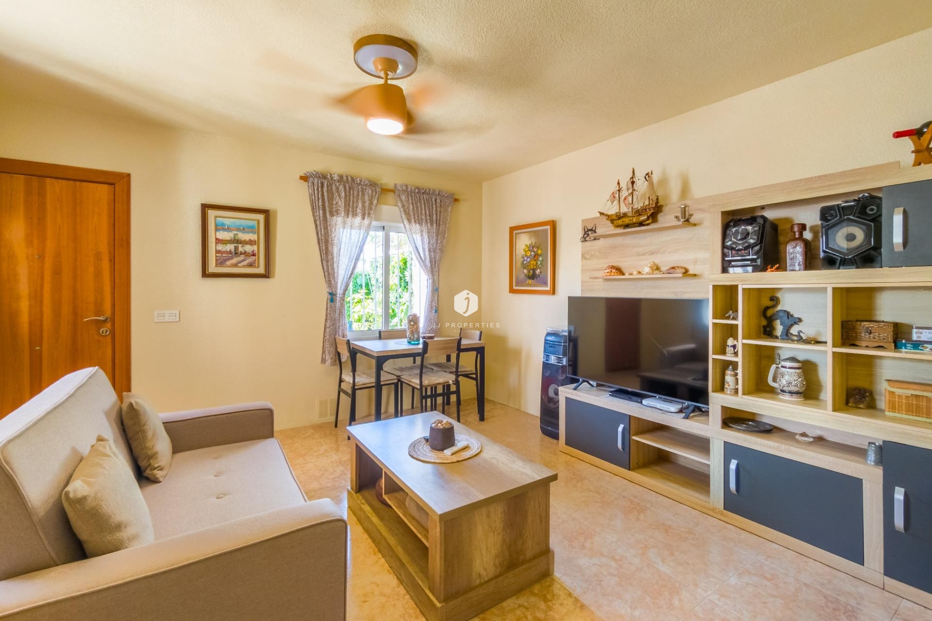 Z drugiej ręki - Szalet -
Torrevieja - Nueva Torrevieja