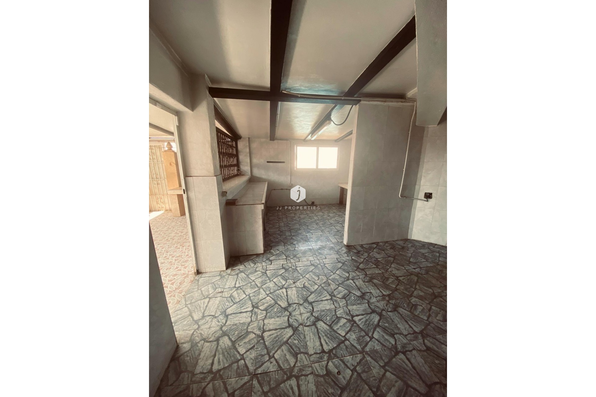 Z drugiej ręki - Szalet -
Torrevieja - Parque Acuático - Sector 25