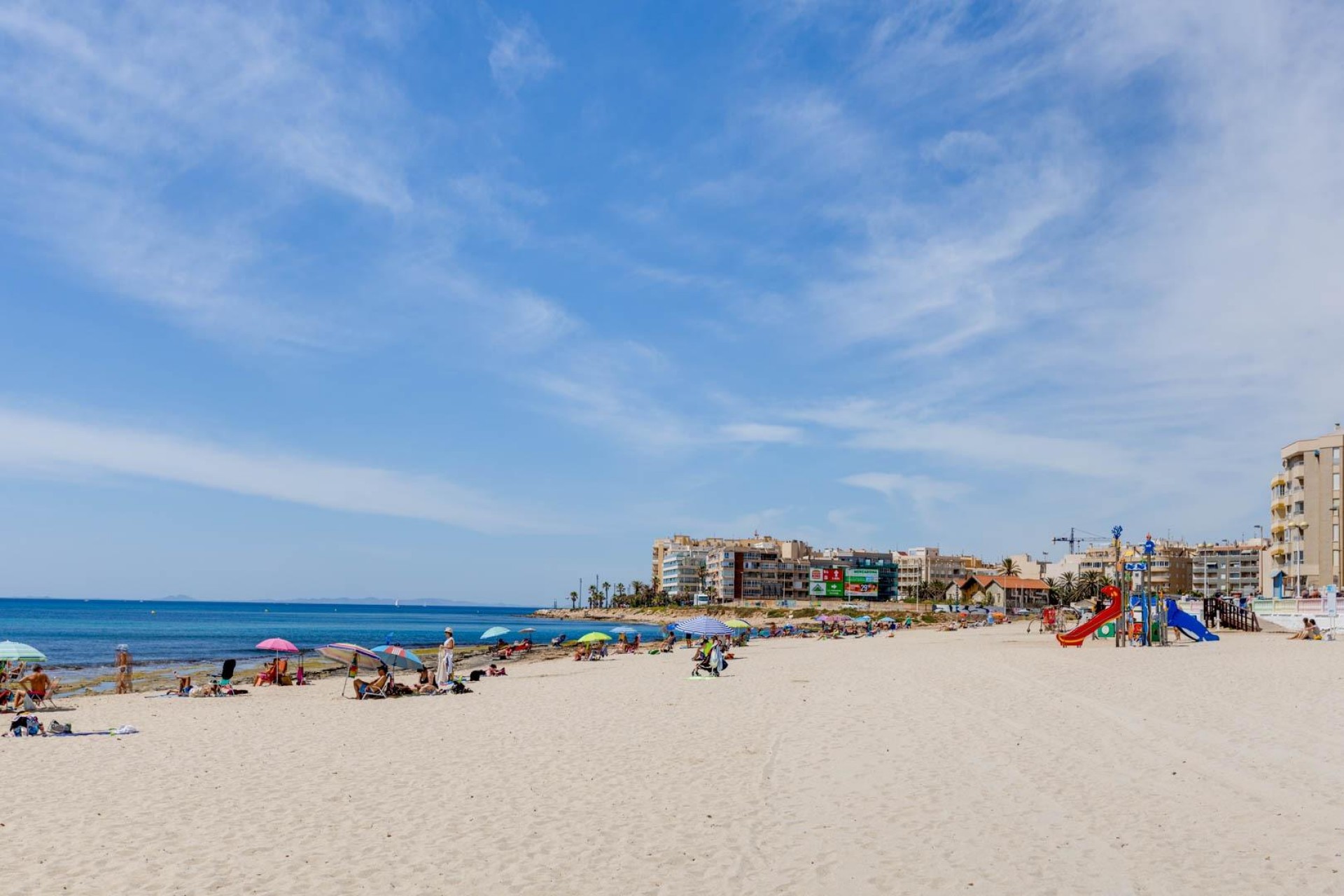 Z drugiej ręki - Szalet -
Torrevieja - Playa de los Locos