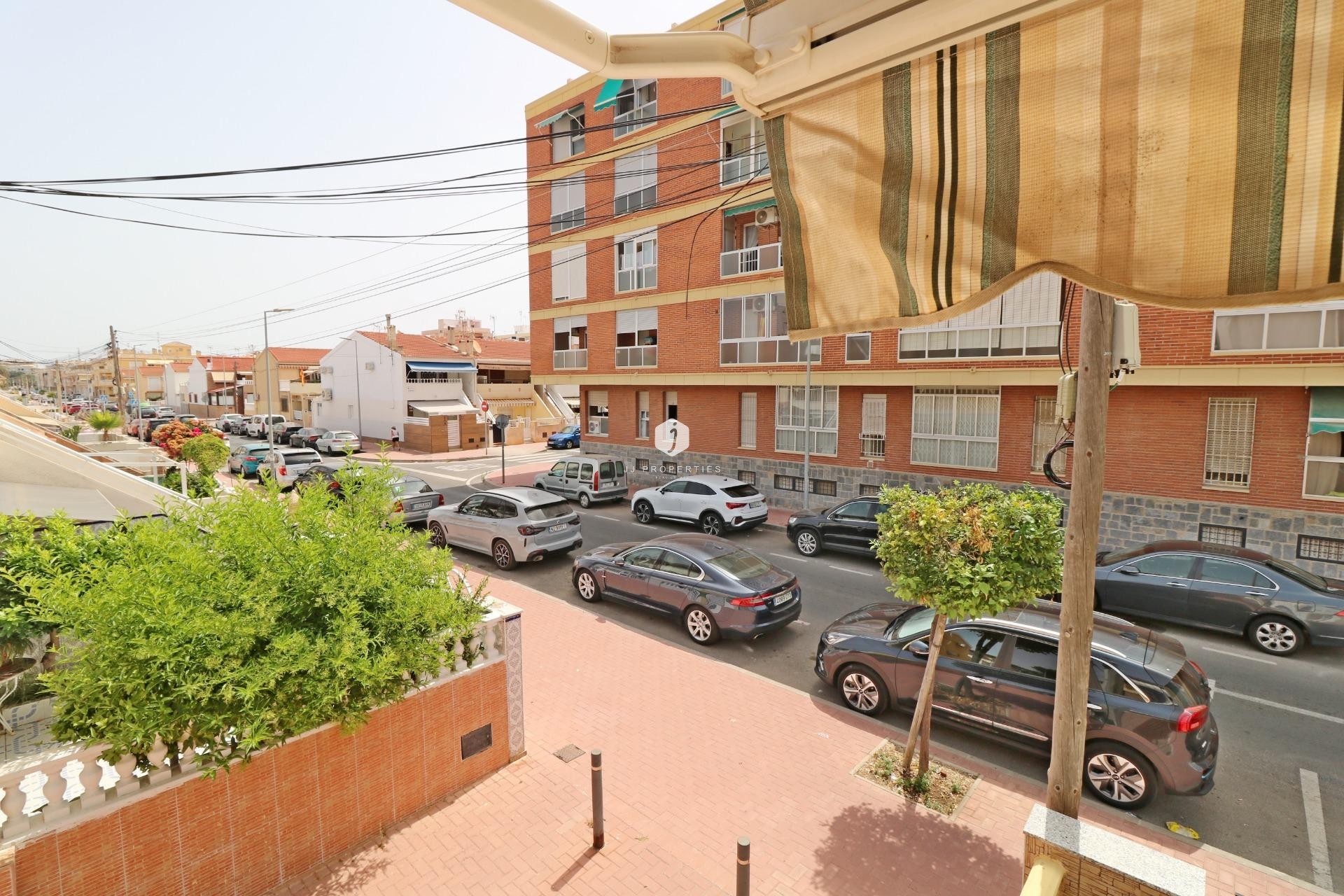 Z drugiej ręki - Szalet -
Torrevieja - Playa de los Naufragos