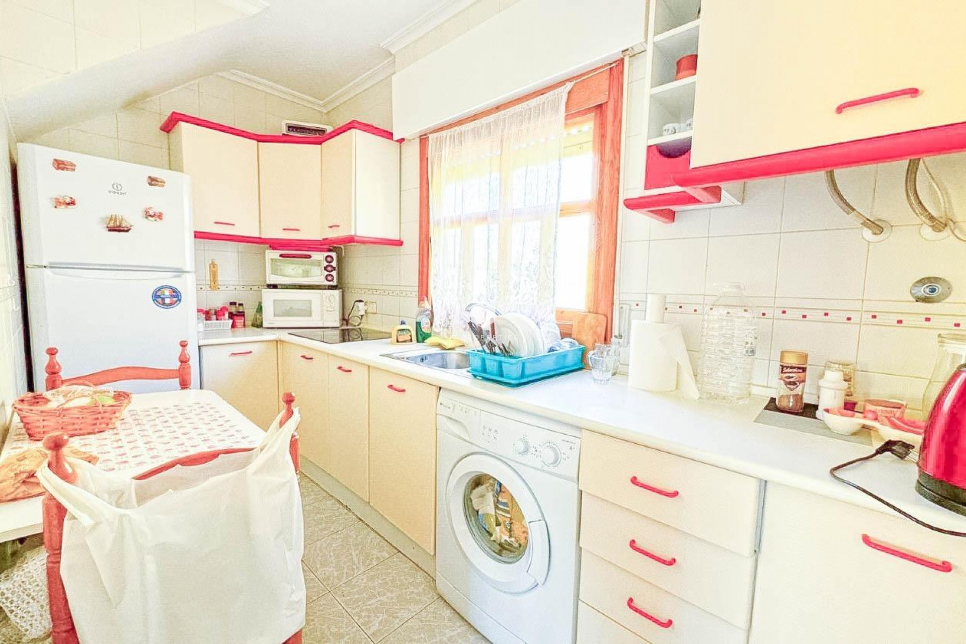 Z drugiej ręki - Szalet -
Torrevieja - Playa del Cura