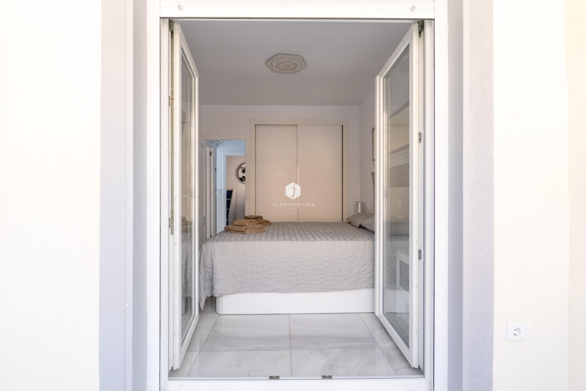 Z drugiej ręki - Szalet -
Torrevieja - Punta prima