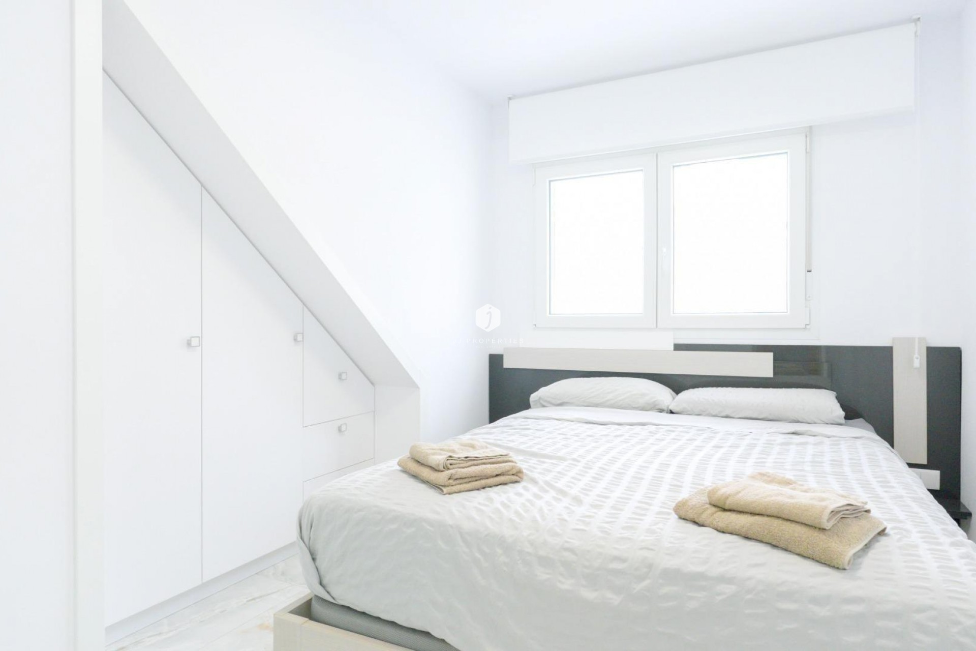 Z drugiej ręki - Szalet -
Torrevieja - Punta prima