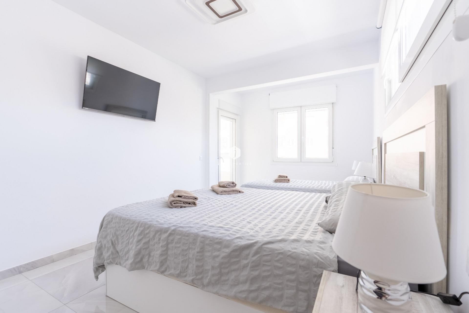Z drugiej ręki - Szalet -
Torrevieja - Punta prima