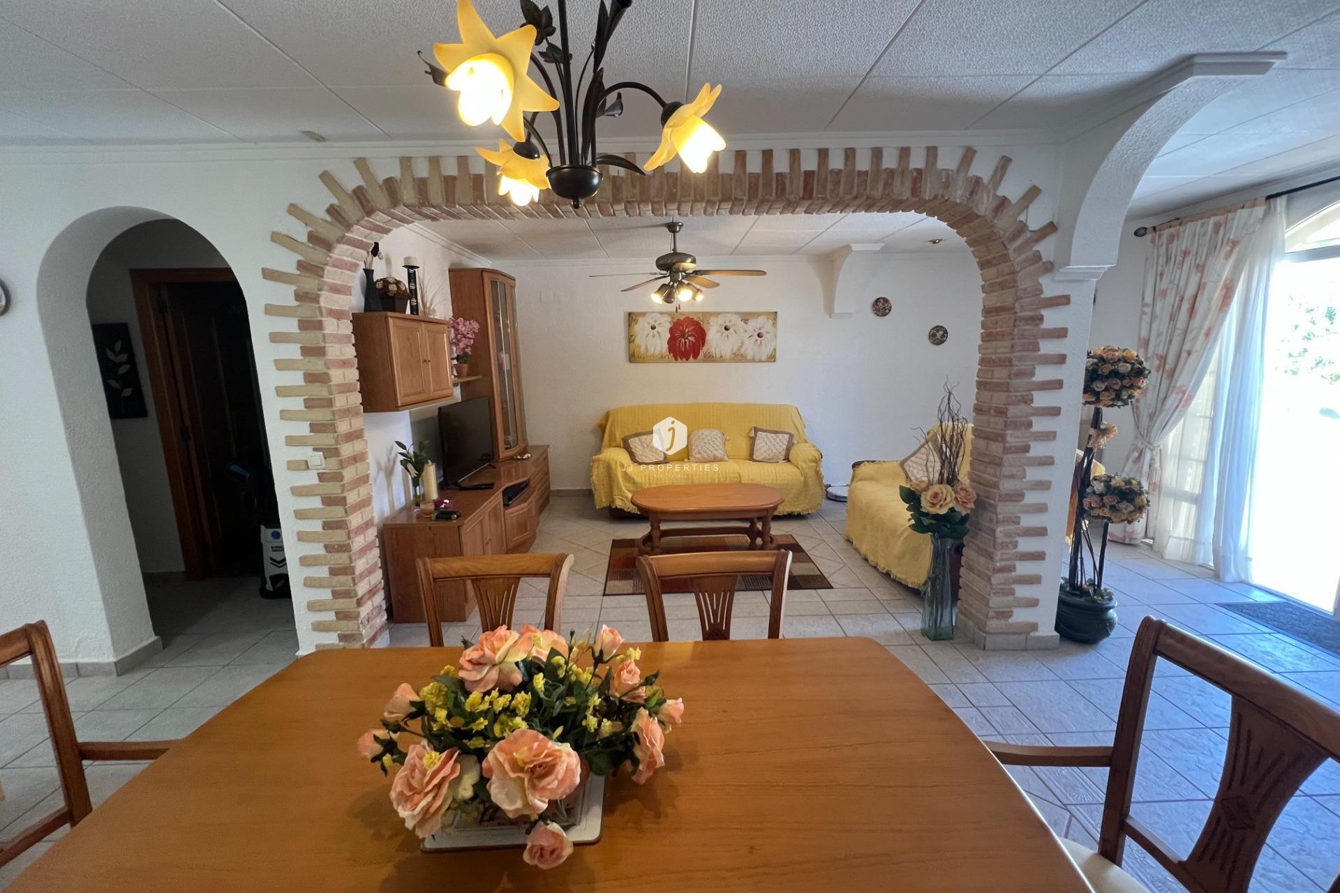 Z drugiej ręki - Szalet -
Torrevieja - San luis