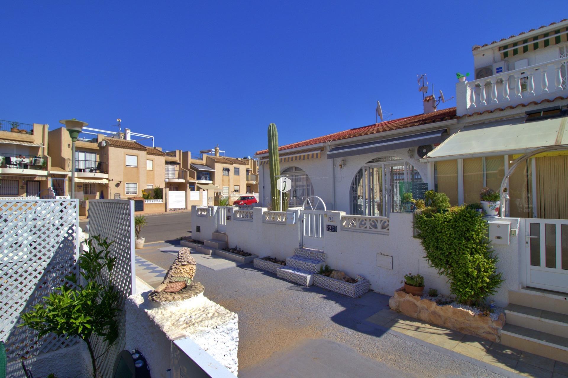 Z drugiej ręki - Szalet -
Torrevieja - San luis