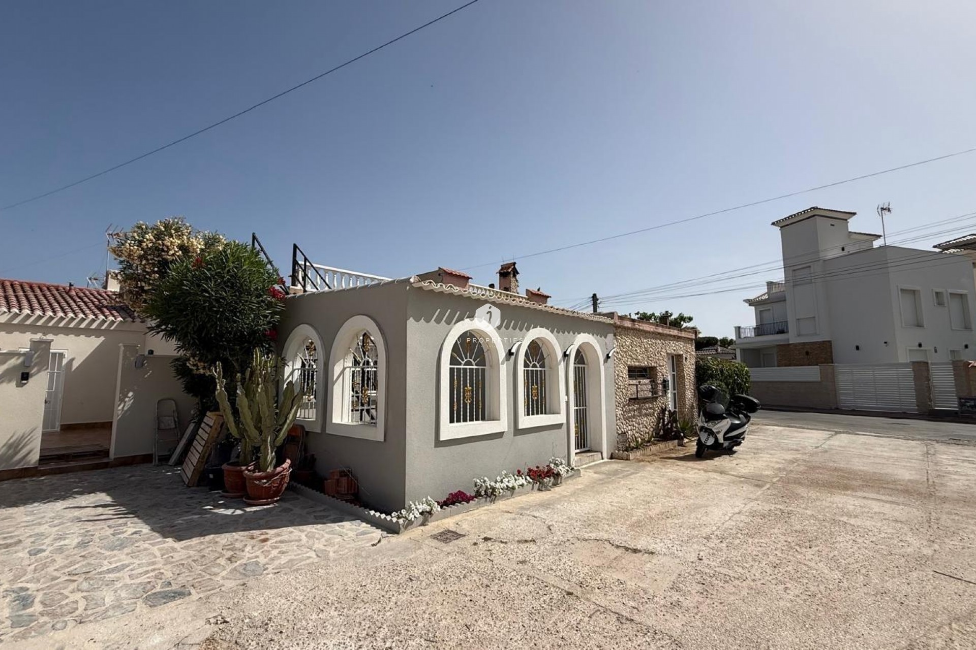 Z drugiej ręki - Szalet -
Torrevieja - Torreta Florida