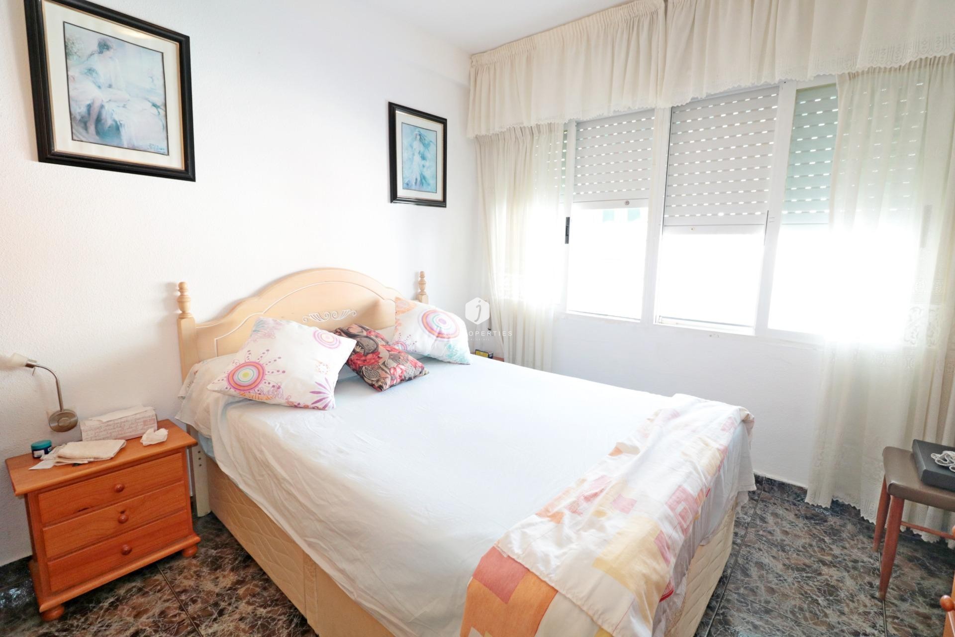 Z drugiej ręki - Szalet -
Torrevieja - Torretas