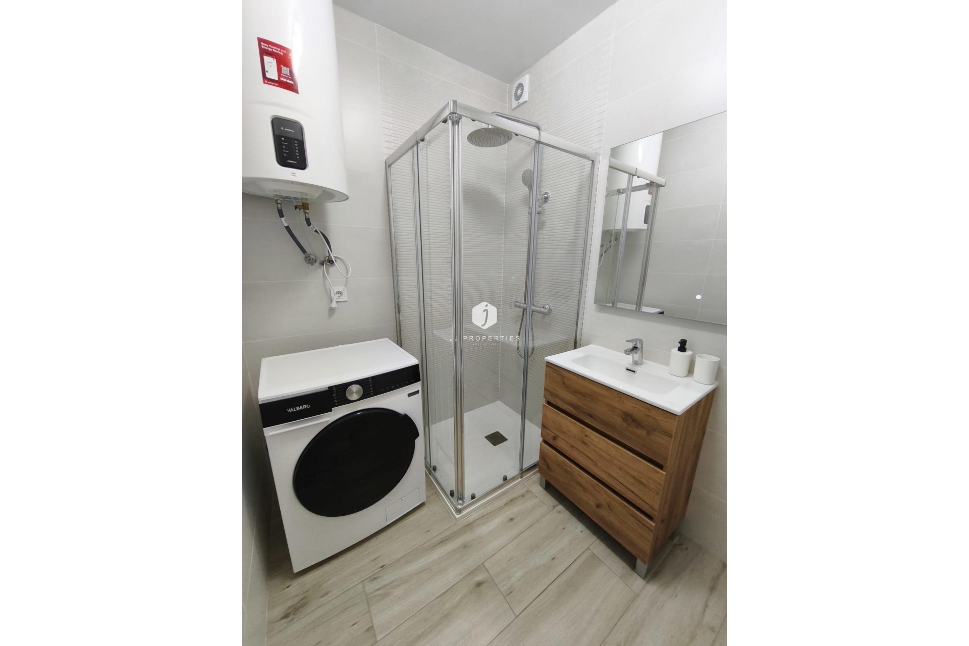 Z drugiej ręki - Szalet -
Torrevieja