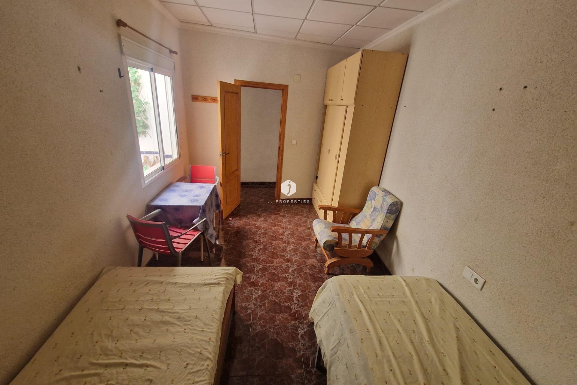 Z drugiej ręki - Szalet -
Torrevieja