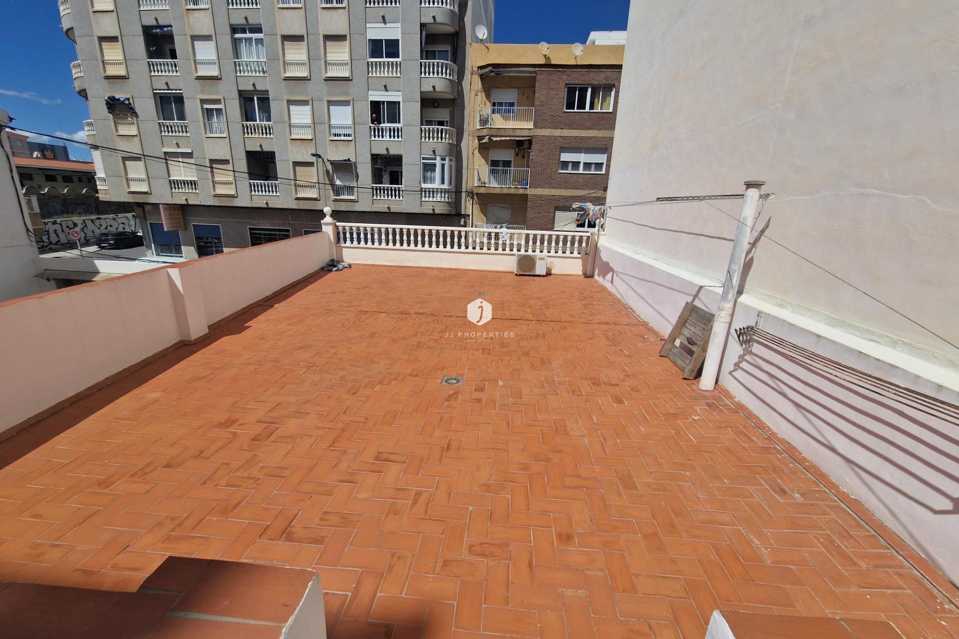 Z drugiej ręki - Szalet -
Torrevieja