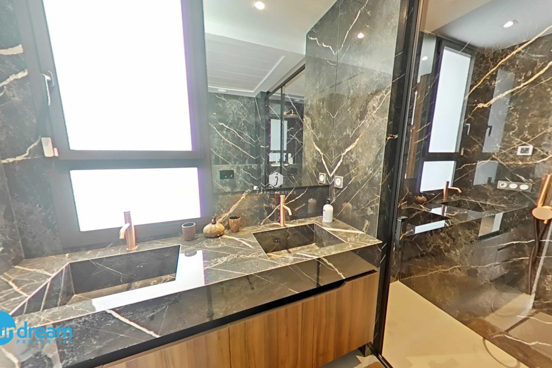 Z drugiej ręki - Villa -
Algorfa - Comunidad Valenciana