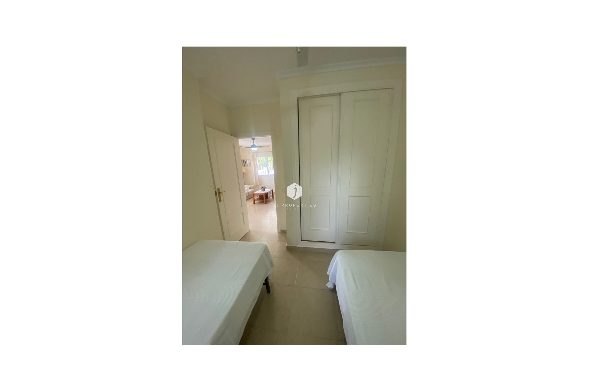 Z drugiej ręki - Villa -
Algorfa - Inland