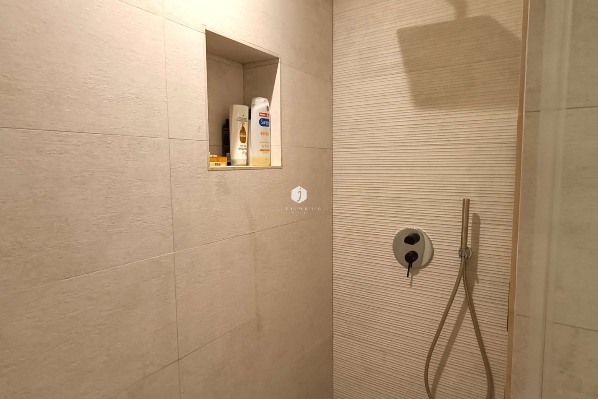 Z drugiej ręki - Villa -
Algorfa - Inland