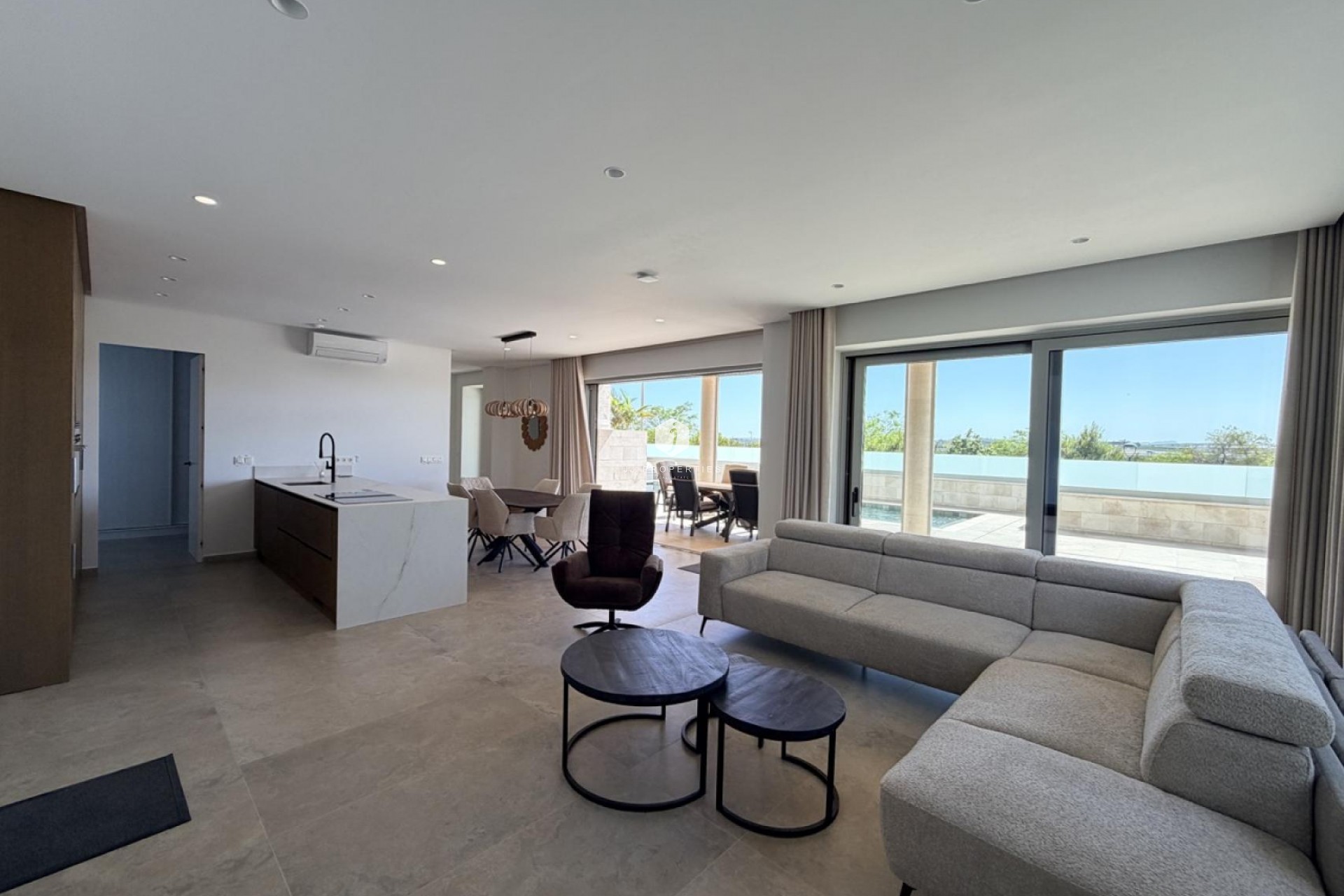 Z drugiej ręki - Villa -
Benijofar - Costa Blanca