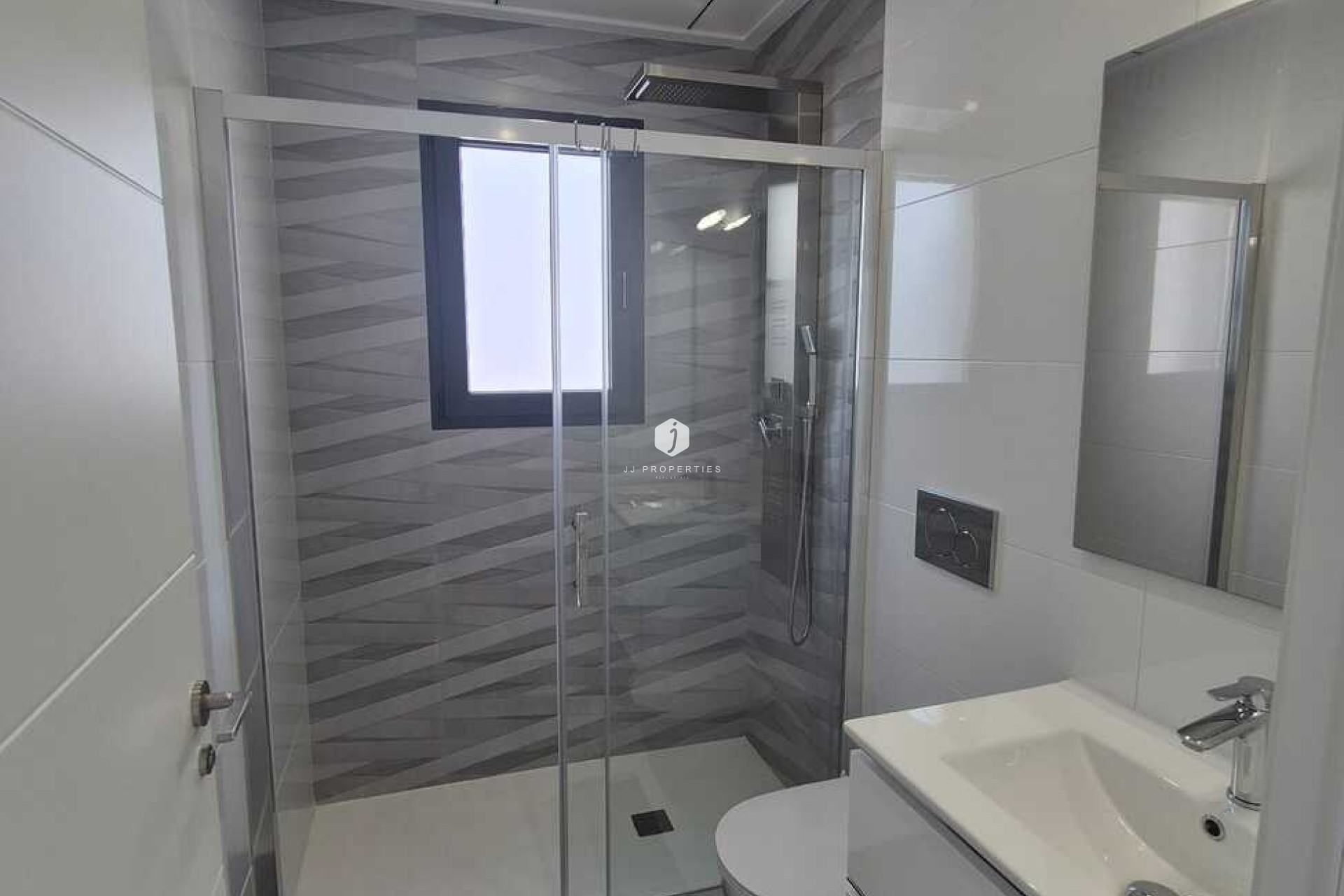 Z drugiej ręki - Villa -
Bigastro - Inland