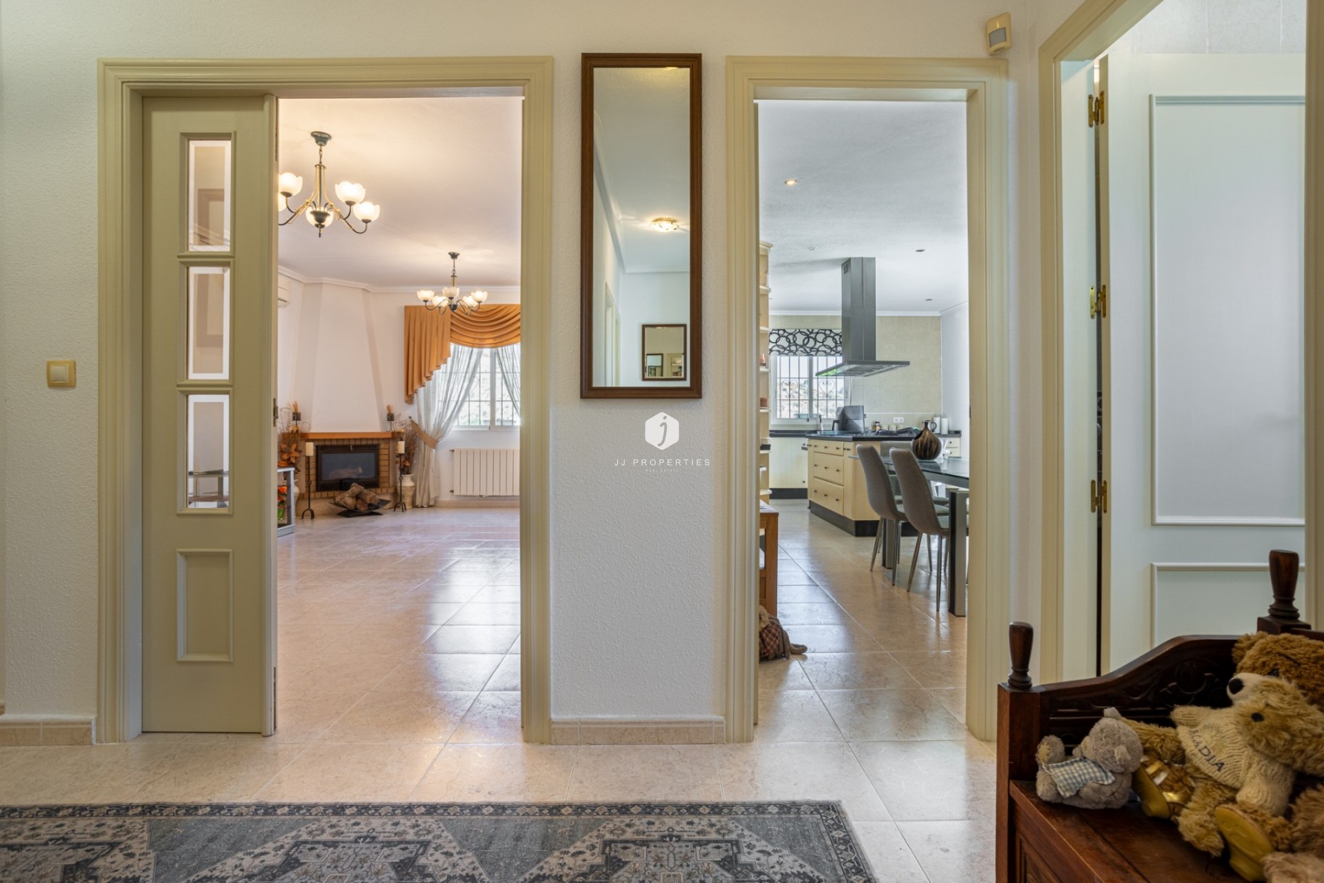 Z drugiej ręki - Villa -
Bigastro - Inland