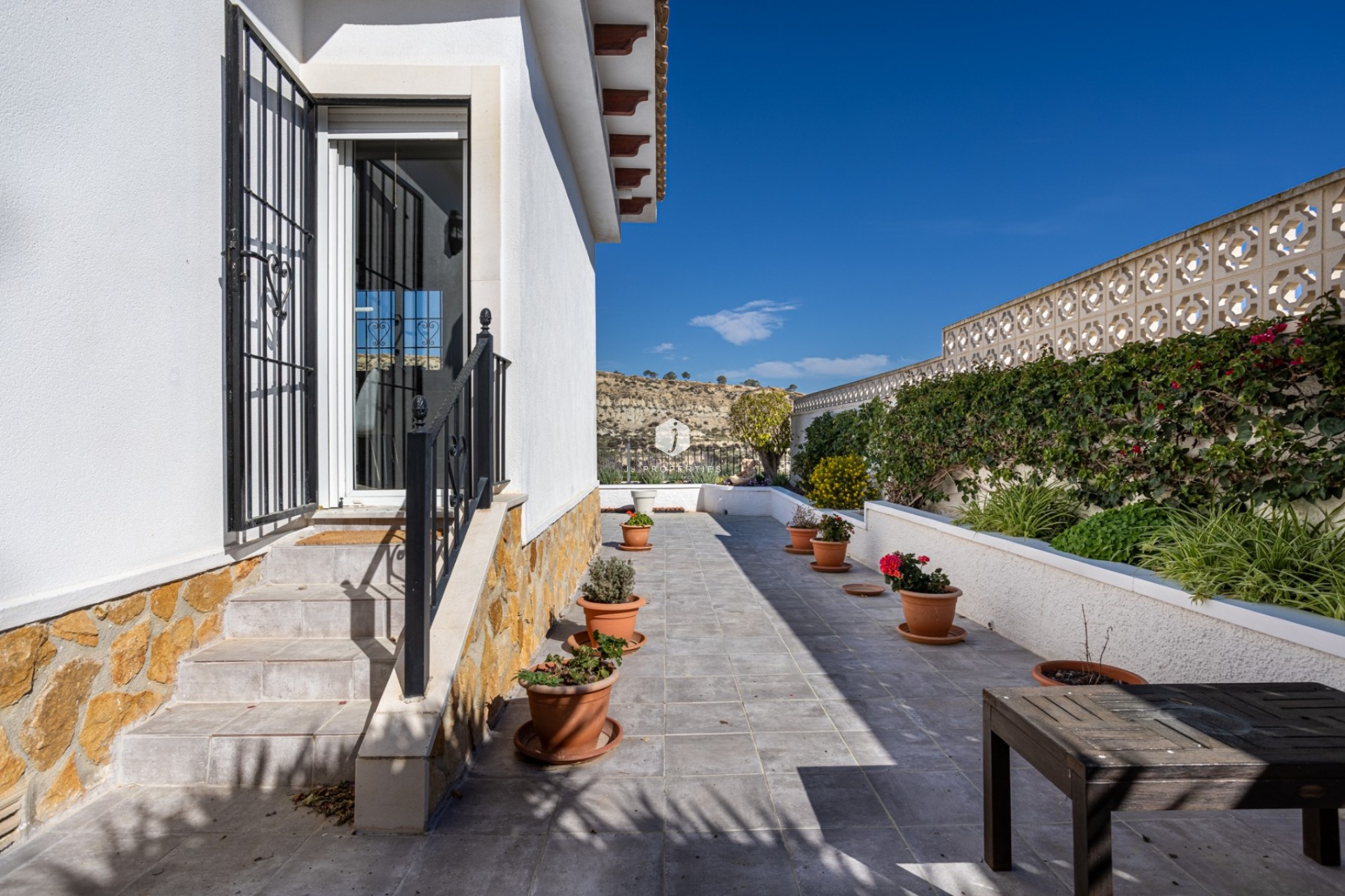 Z drugiej ręki - Villa -
Bigastro - Inland