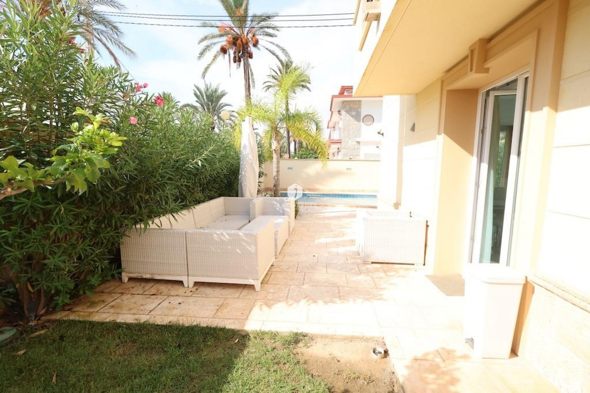 Z drugiej ręki - Villa -
Cabo Roig - Costa Blanca