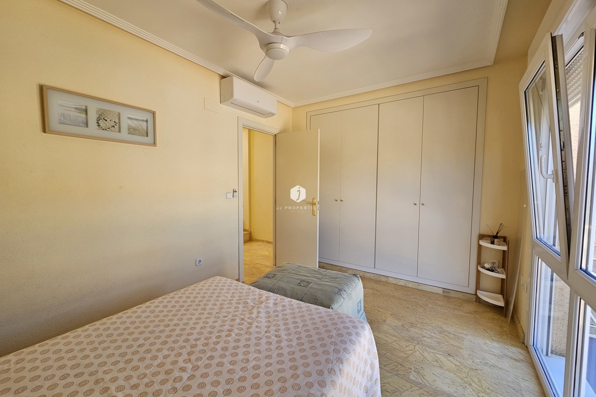 Z drugiej ręki - Villa -
Cabo Roig - Costa Blanca