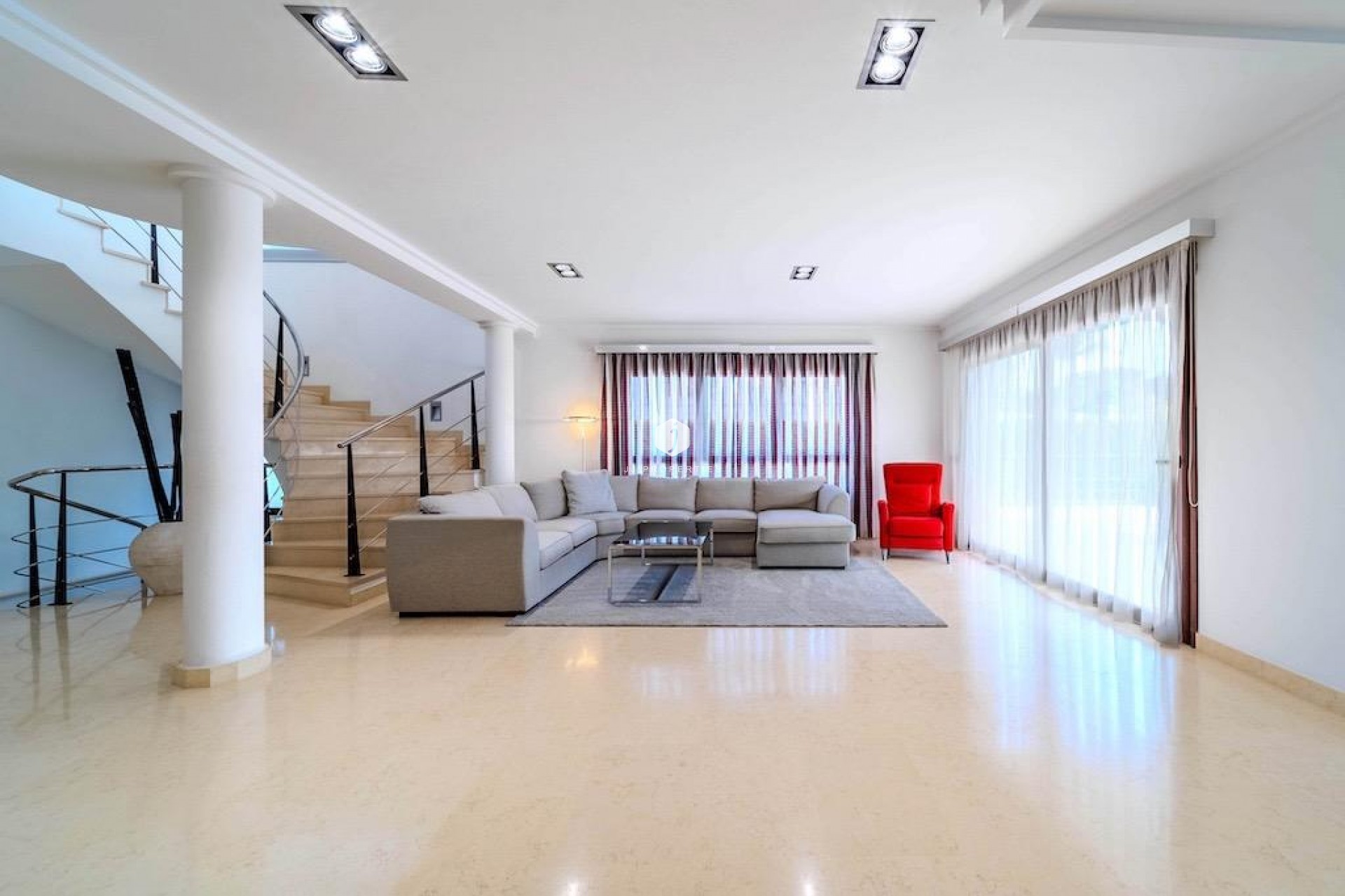 Z drugiej ręki - Villa -
Cabo Roig - Costa Blanca