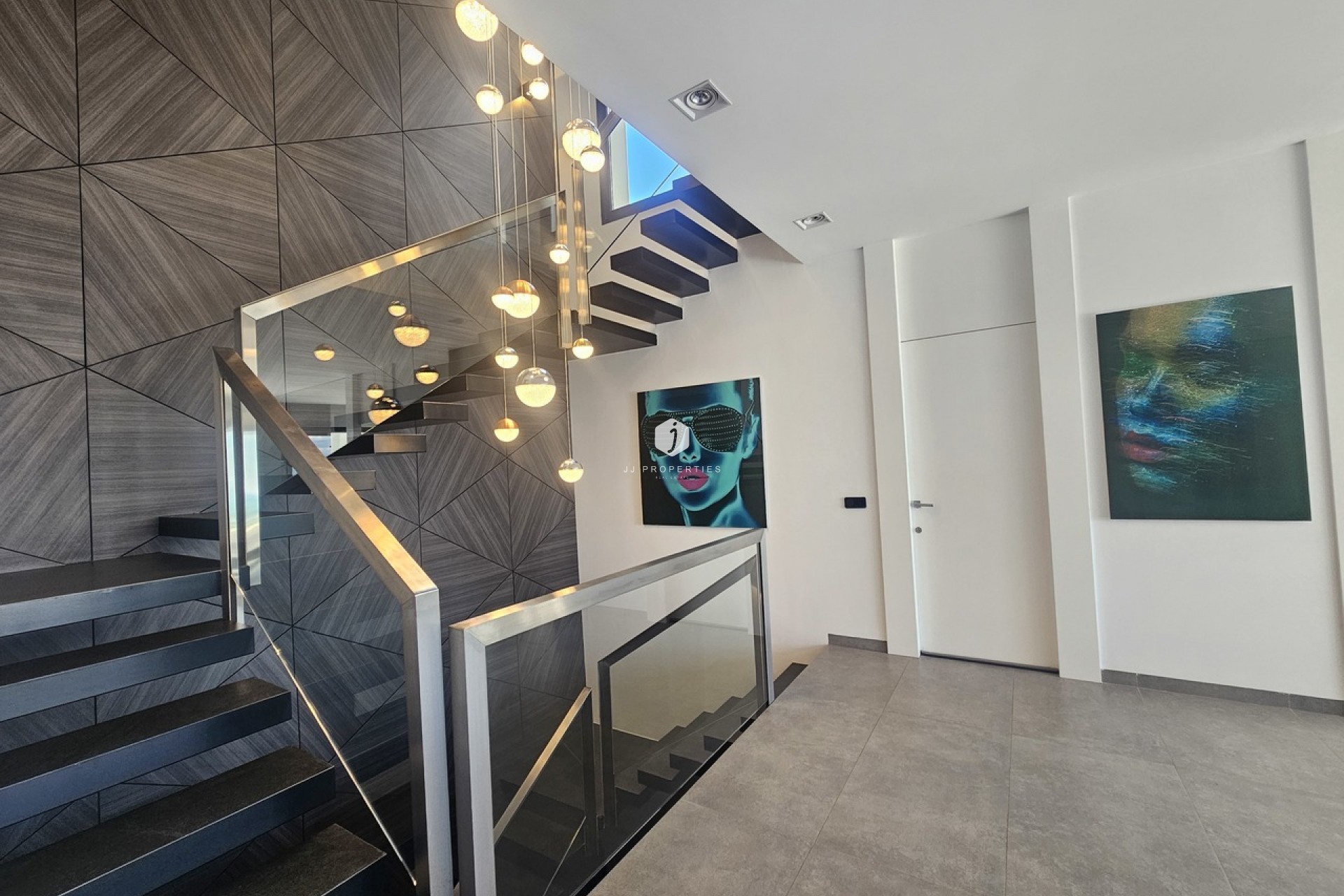 Z drugiej ręki - Villa -
Cabo Roig - Costa Blanca