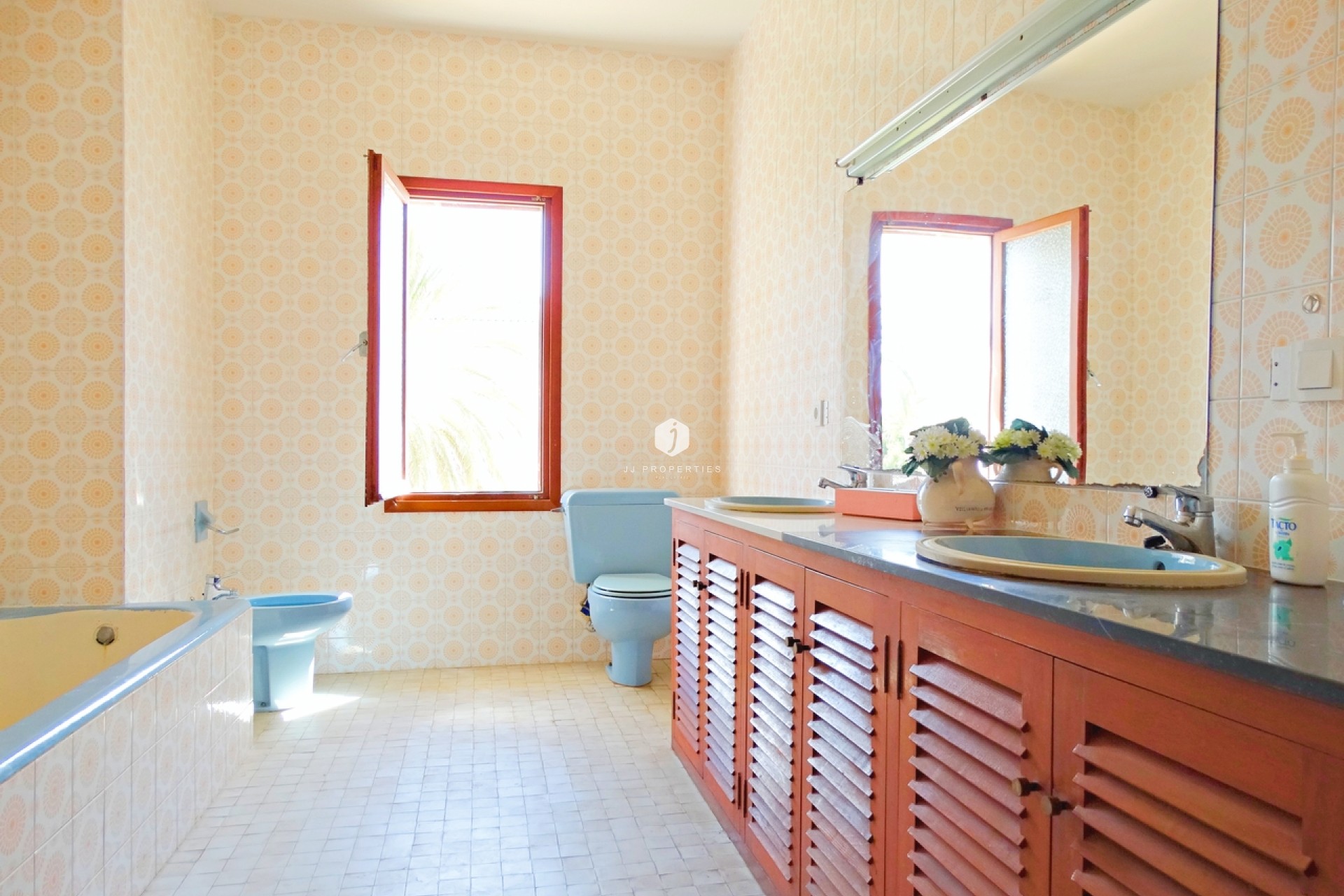 Z drugiej ręki - Villa -
Cabo Roig - Costa Blanca