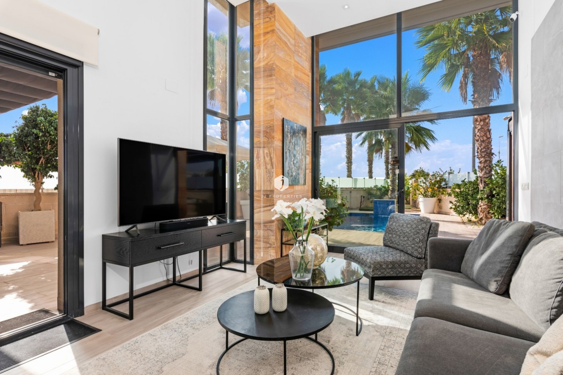 Z drugiej ręki - Villa -
Cabo Roig - Costa Blanca