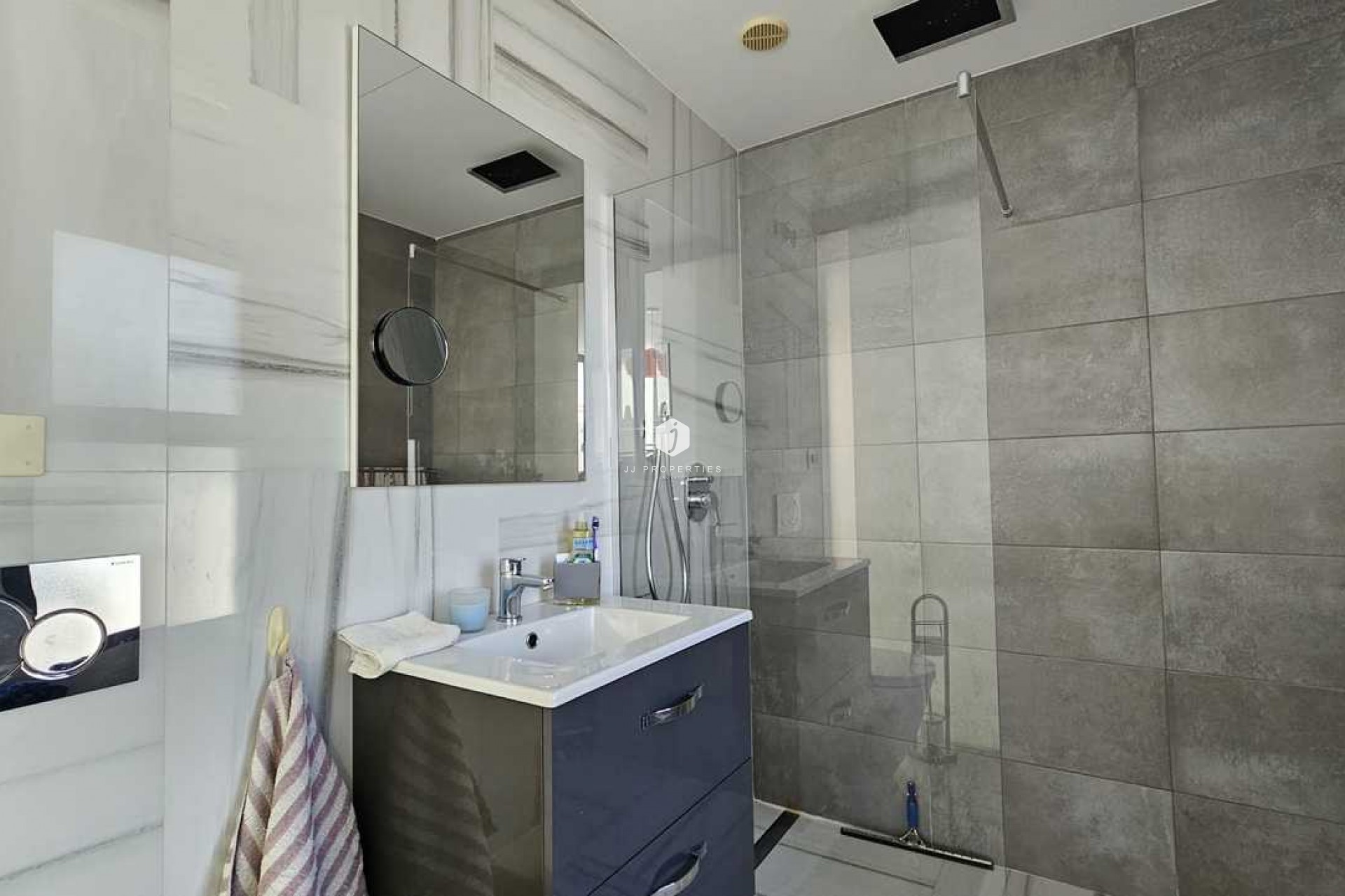 Z drugiej ręki - Villa -
Cabo Roig - Costa Blanca