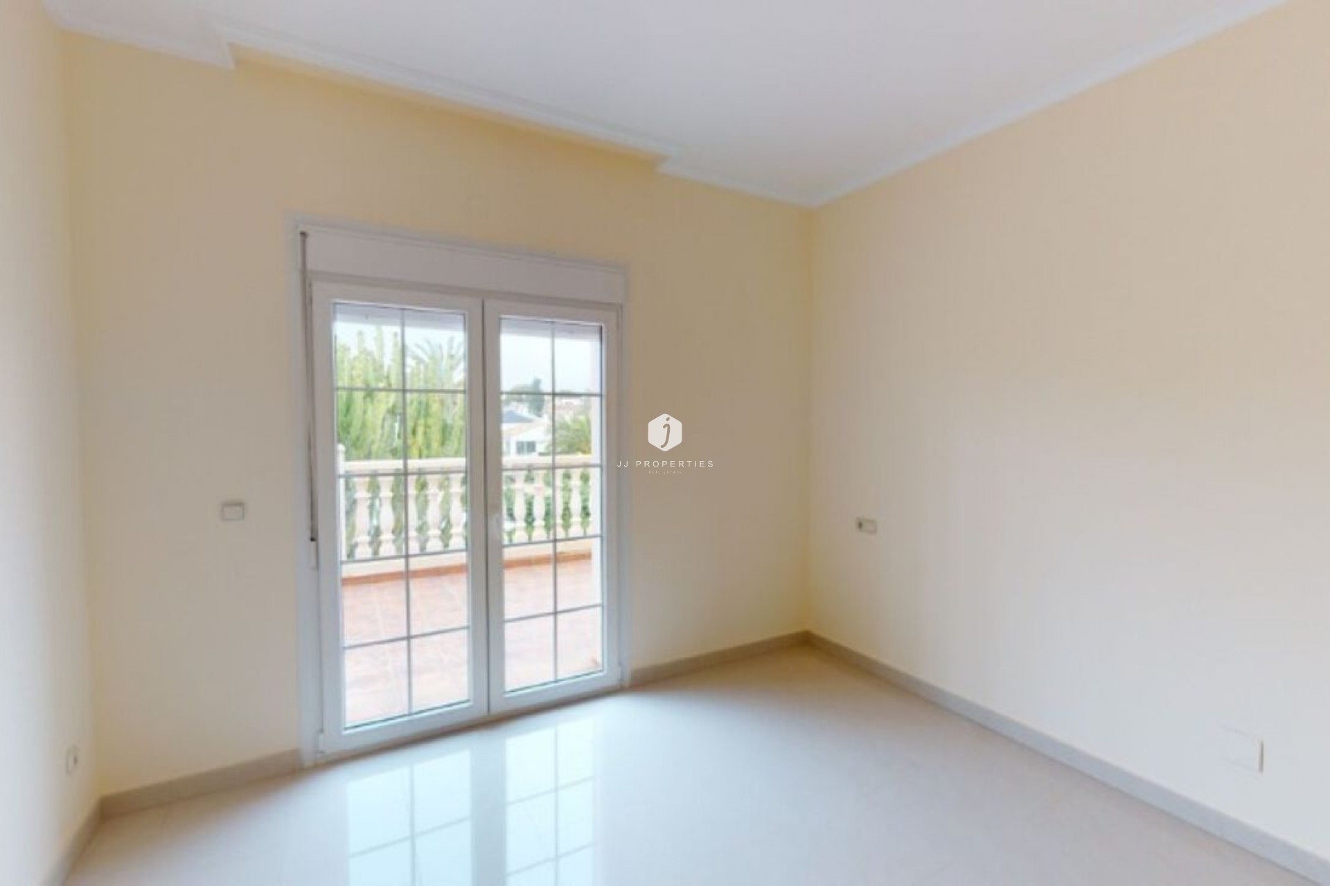 Z drugiej ręki - Villa -
Cabo Roig - Costa Blanca