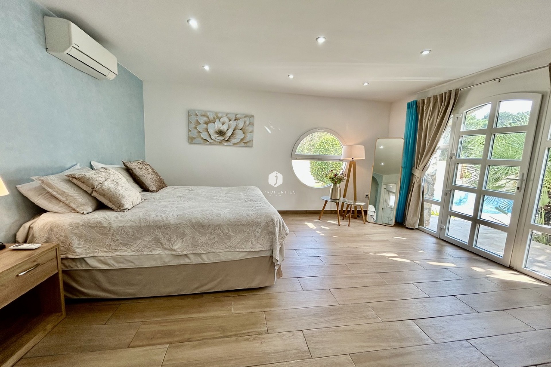 Z drugiej ręki - Villa -
Cabo Roig - Costa Blanca