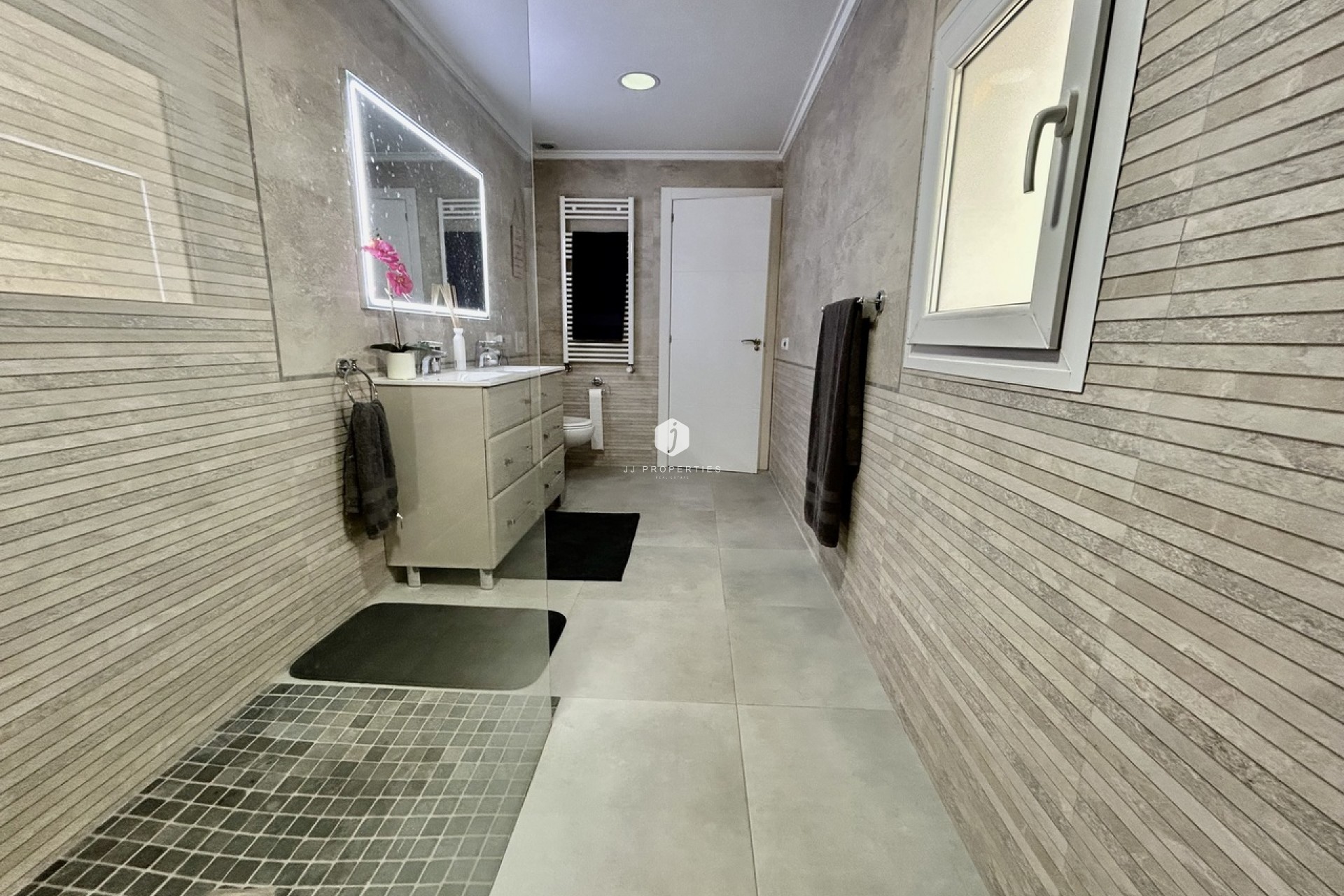 Z drugiej ręki - Villa -
Cabo Roig - Costa Blanca