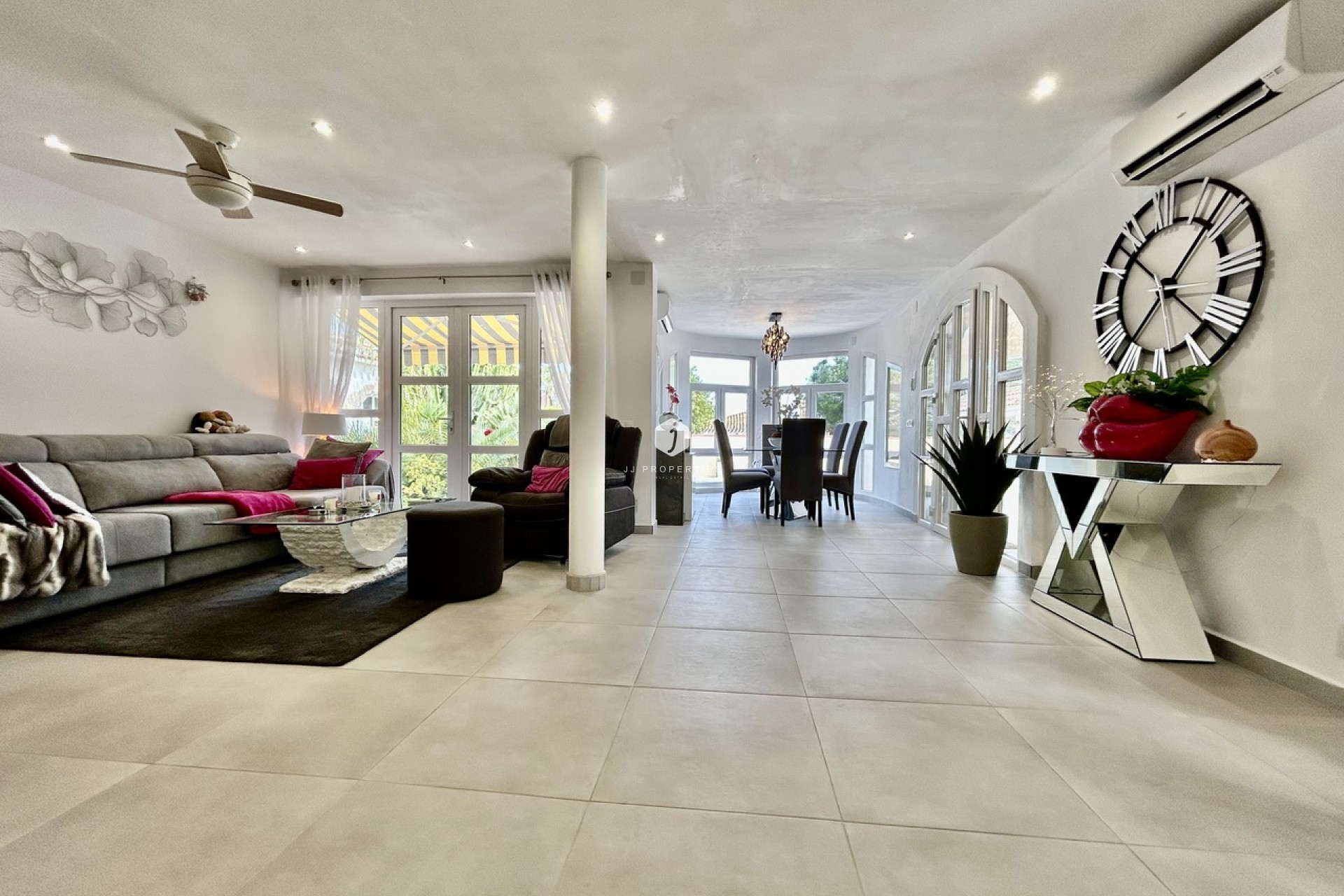 Z drugiej ręki - Villa -
Cabo Roig - Costa Blanca