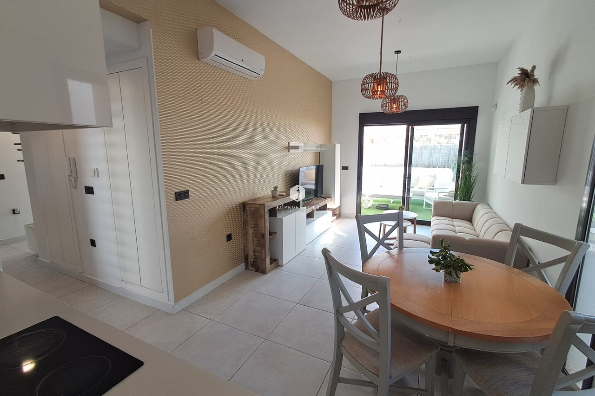 Z drugiej ręki - Villa -
Cabo Roig - Costa Blanca