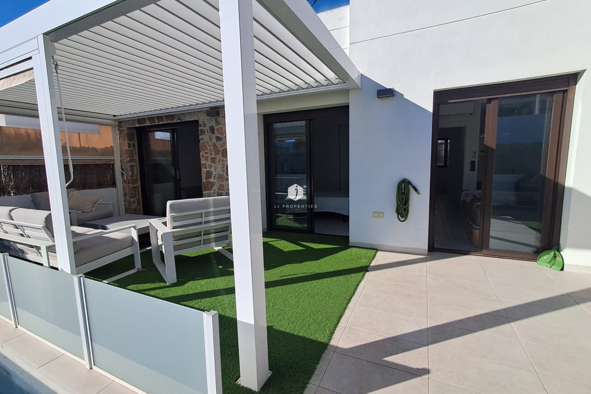 Z drugiej ręki - Villa -
Cabo Roig - Costa Blanca